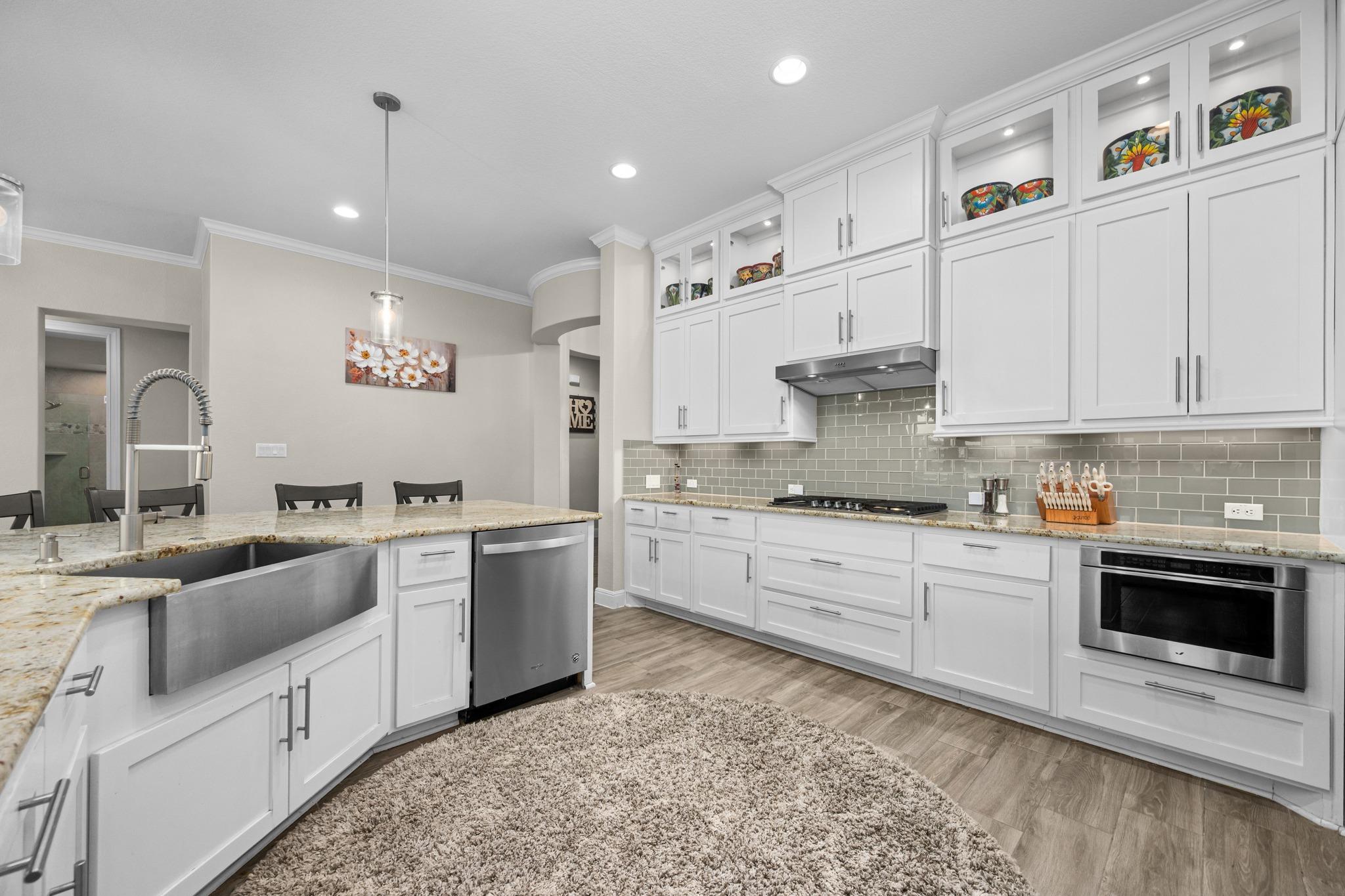 104 Crossfire Cv, Liberty Hill, TX 78642