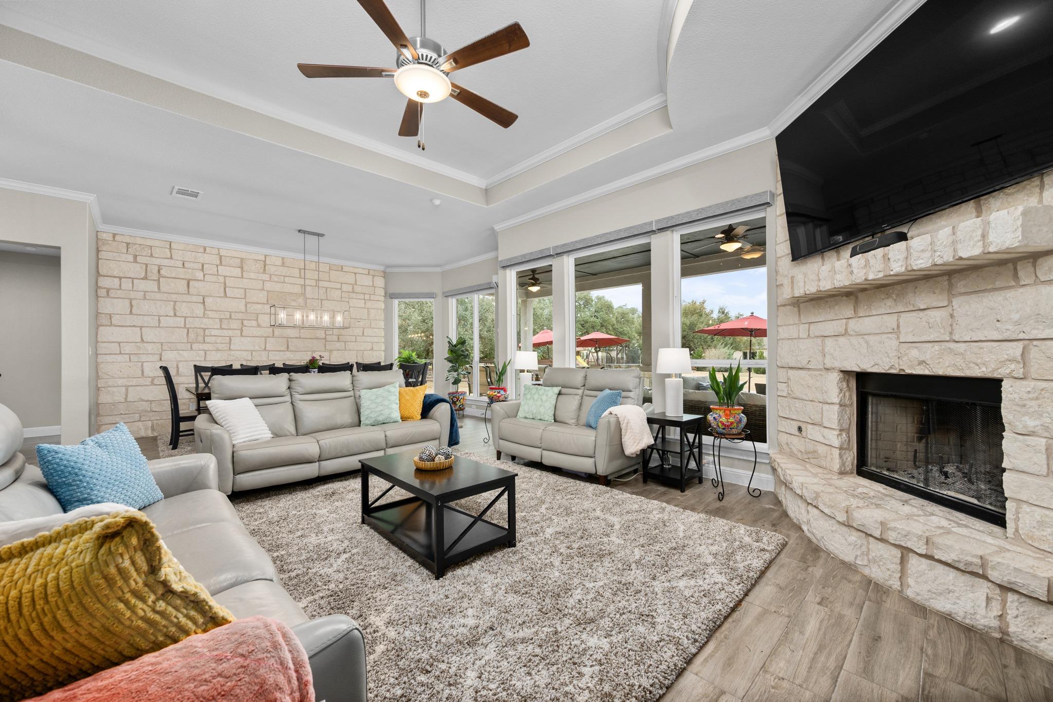 104 Crossfire Cv, Liberty Hill, TX 78642