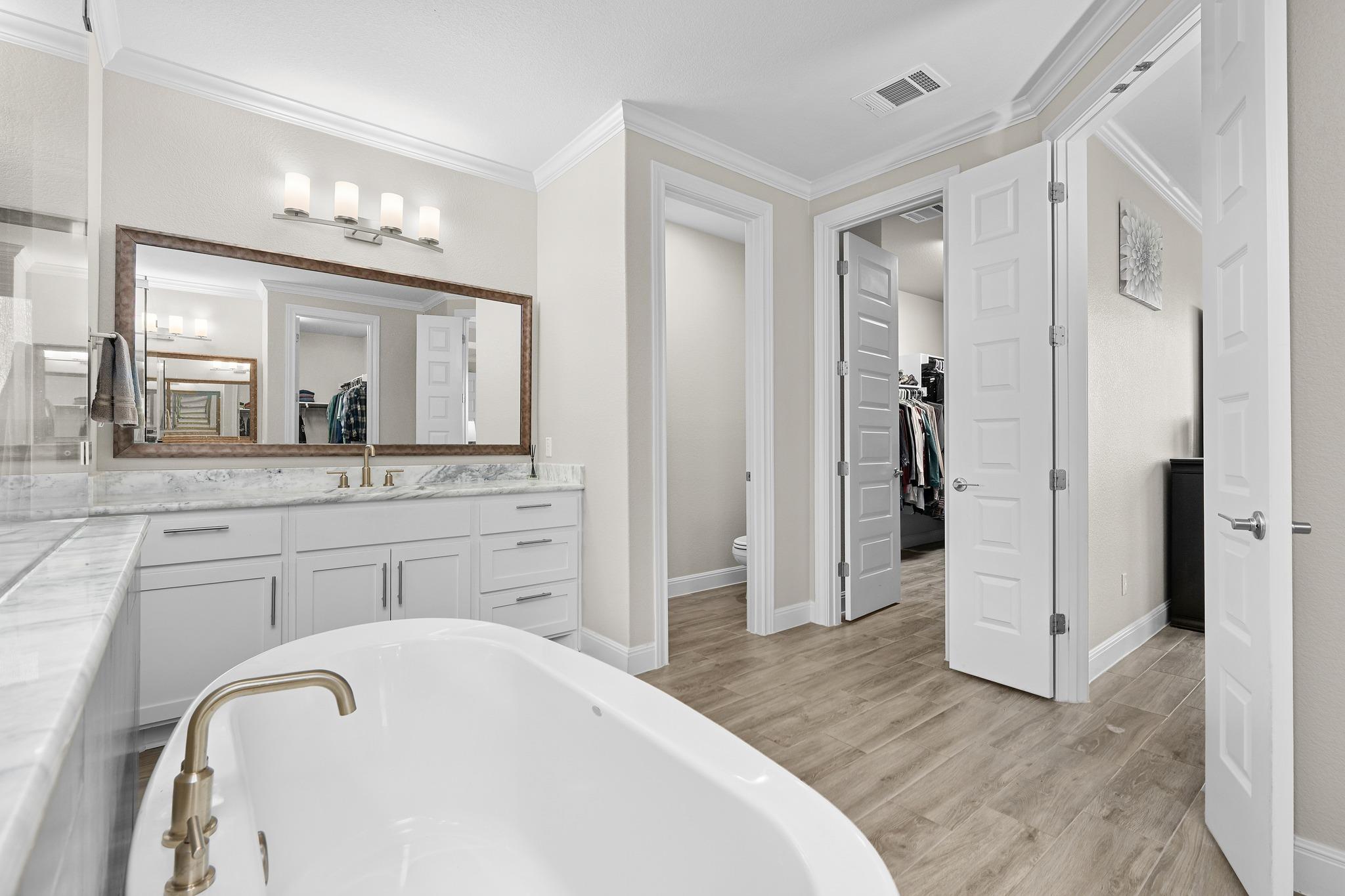 104 Crossfire Cv, Liberty Hill, TX 78642