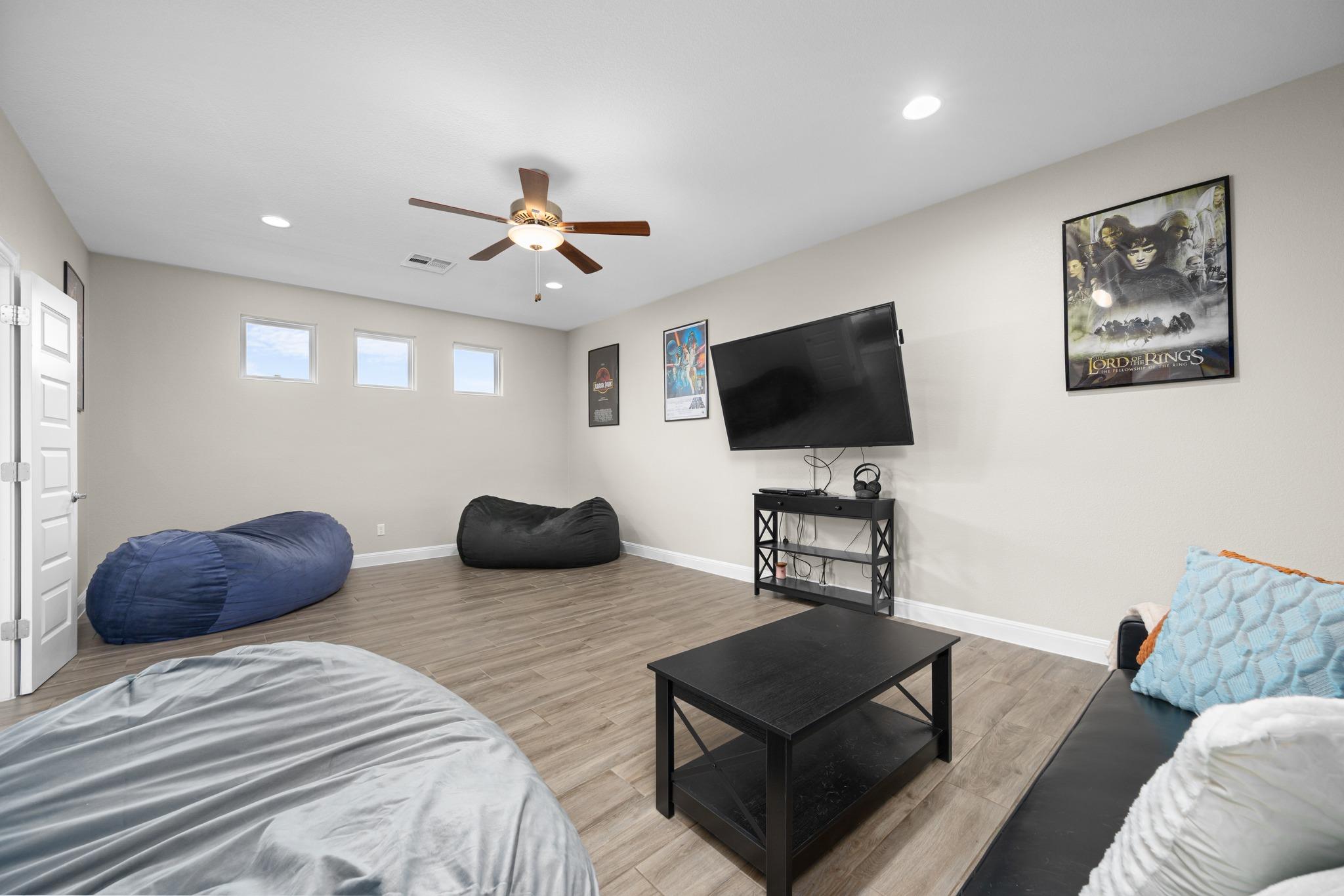 104 Crossfire Cv, Liberty Hill, TX 78642