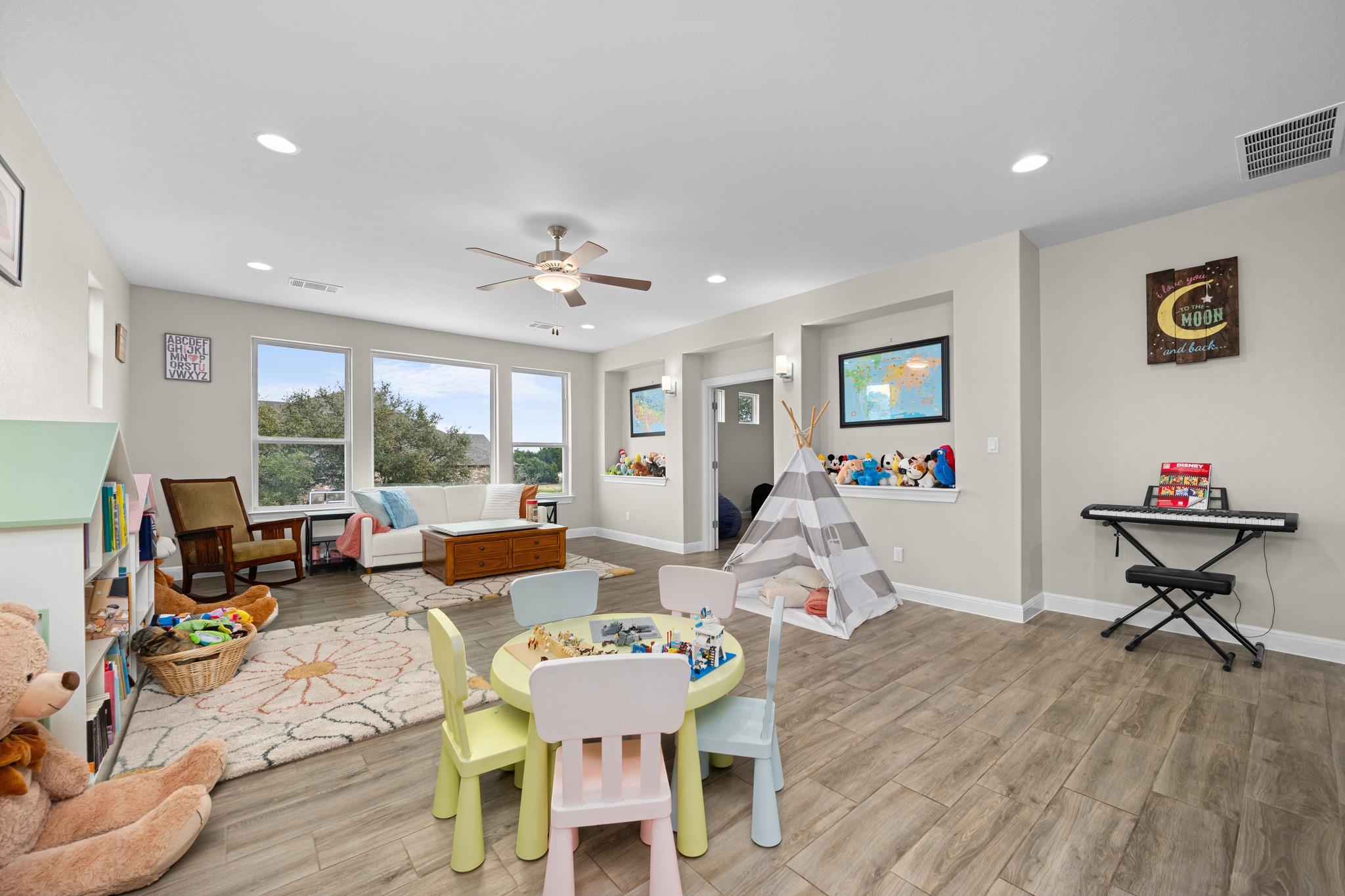 104 Crossfire Cv, Liberty Hill, TX 78642