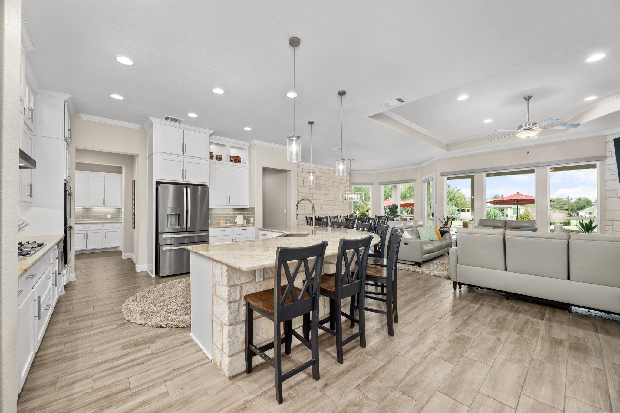 104 Crossfire Cv, Liberty Hill, TX 78642