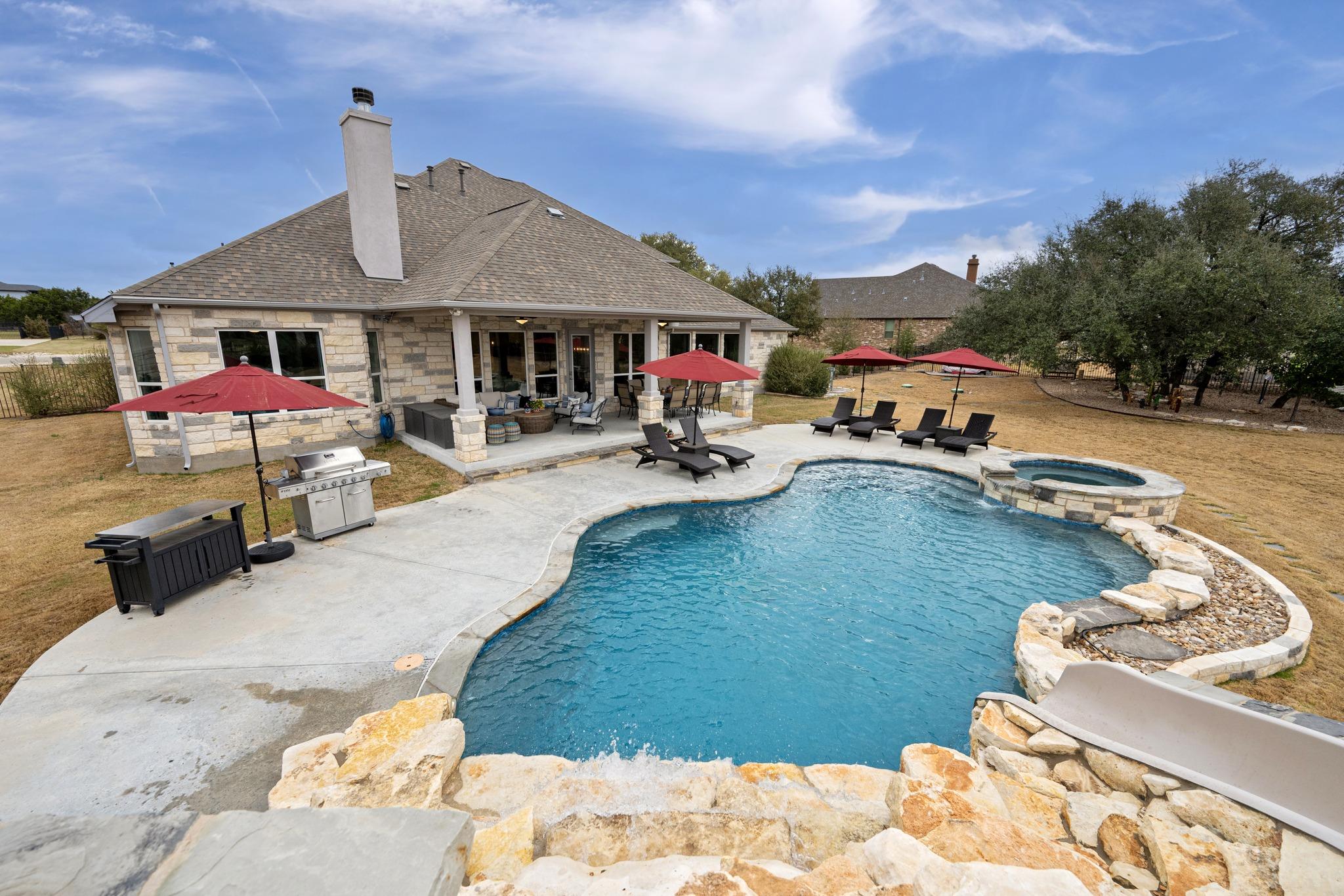 104 Crossfire Cv, Liberty Hill, TX 78642