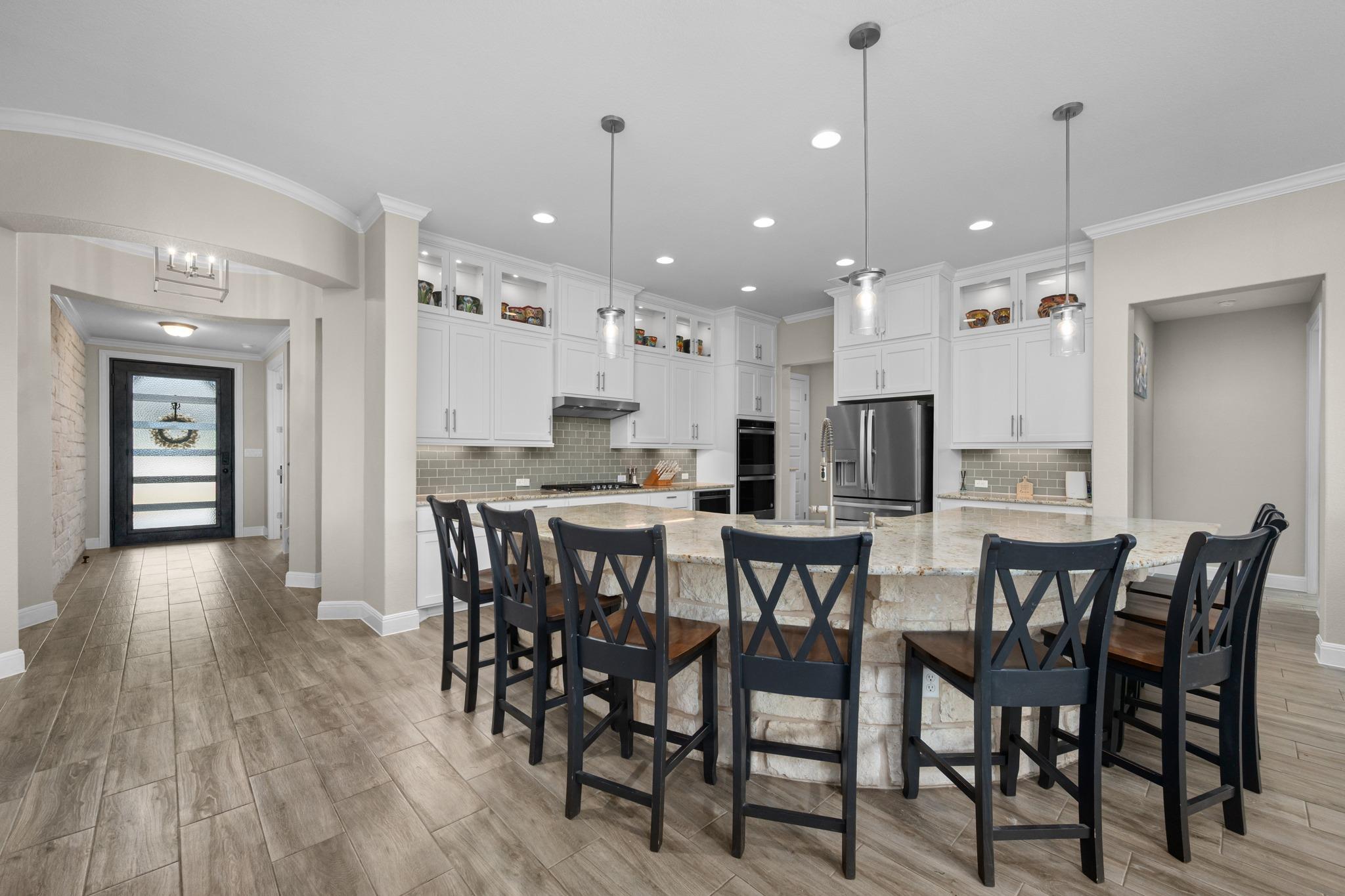 104 Crossfire Cv, Liberty Hill, TX 78642