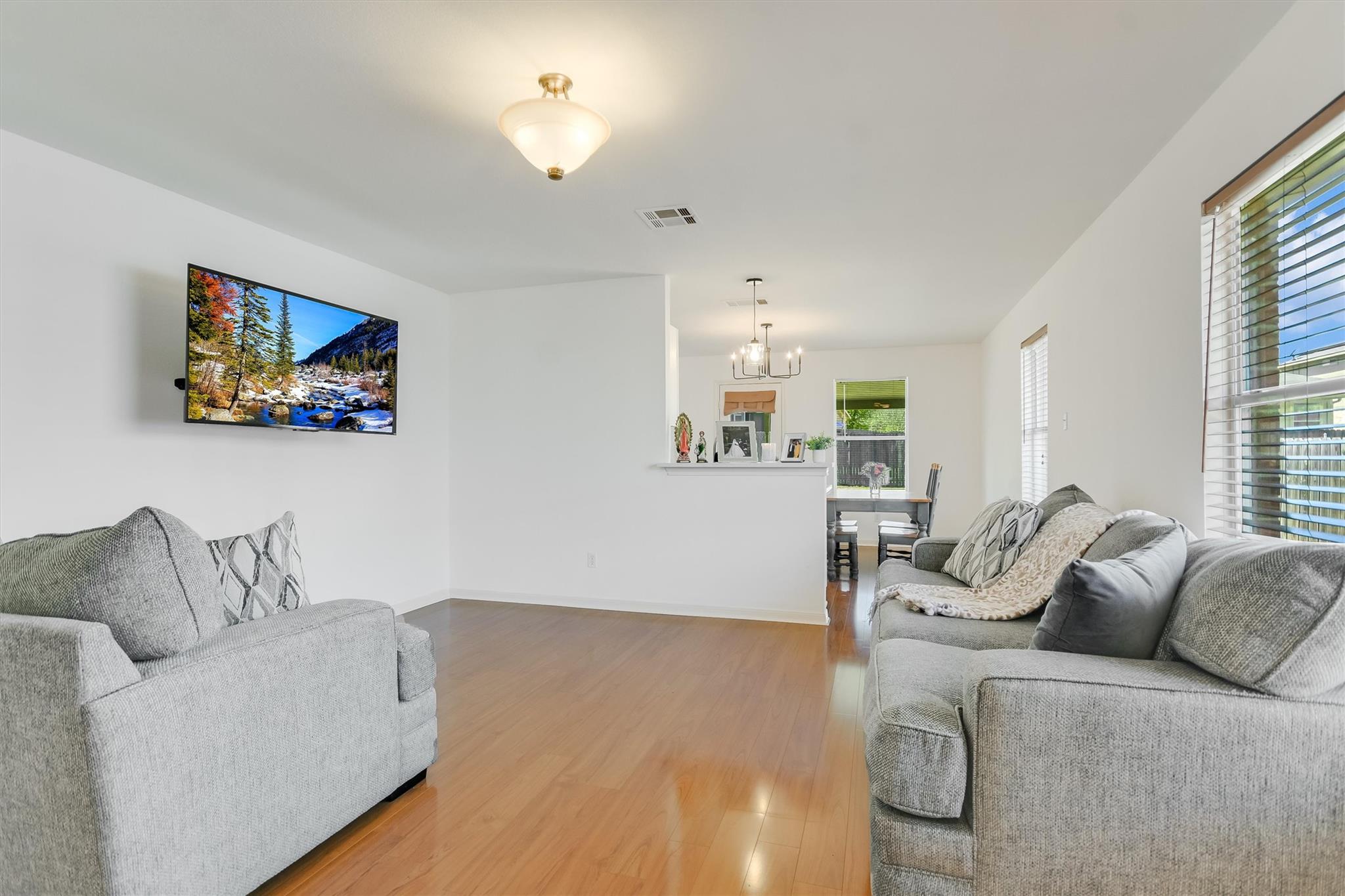 201 Woodley Rd, Leander, TX 78641