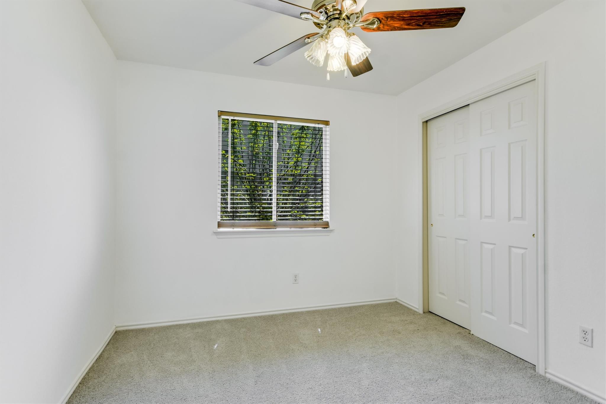 201 Woodley Rd, Leander, TX 78641