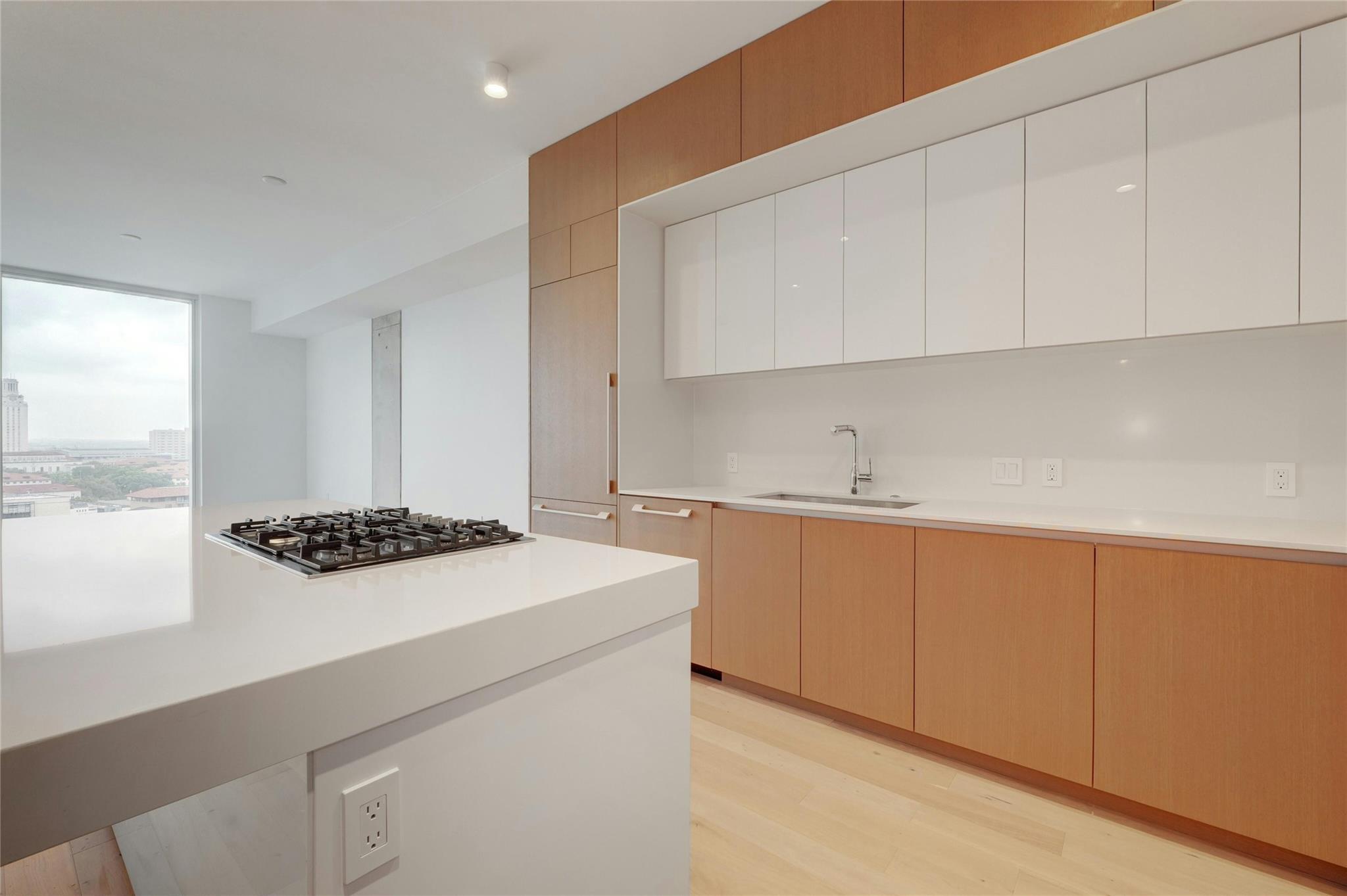 313 W 17th St # 1703, Austin, TX 78701