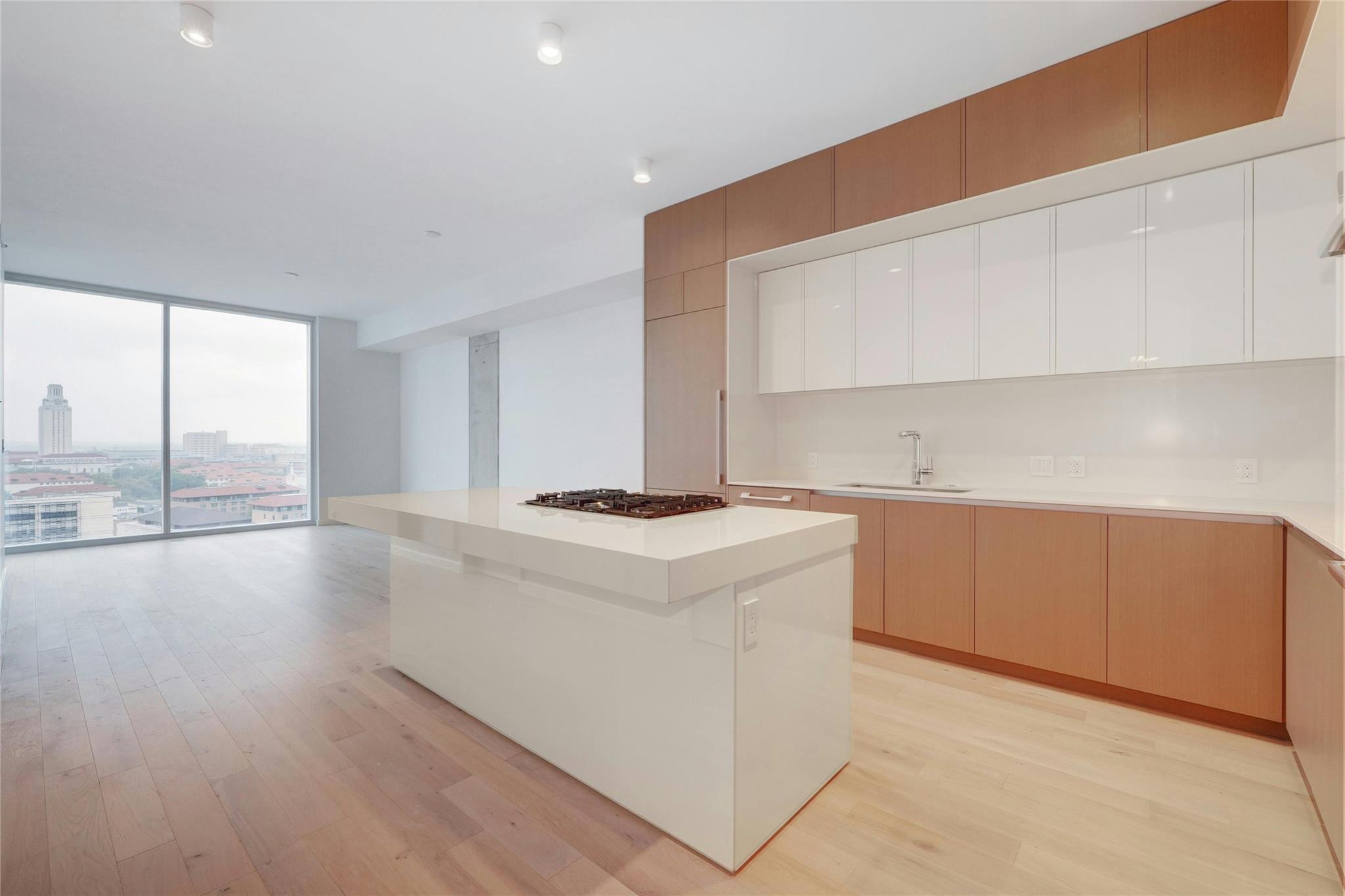 313 W 17th St # 1703, Austin, TX 78701