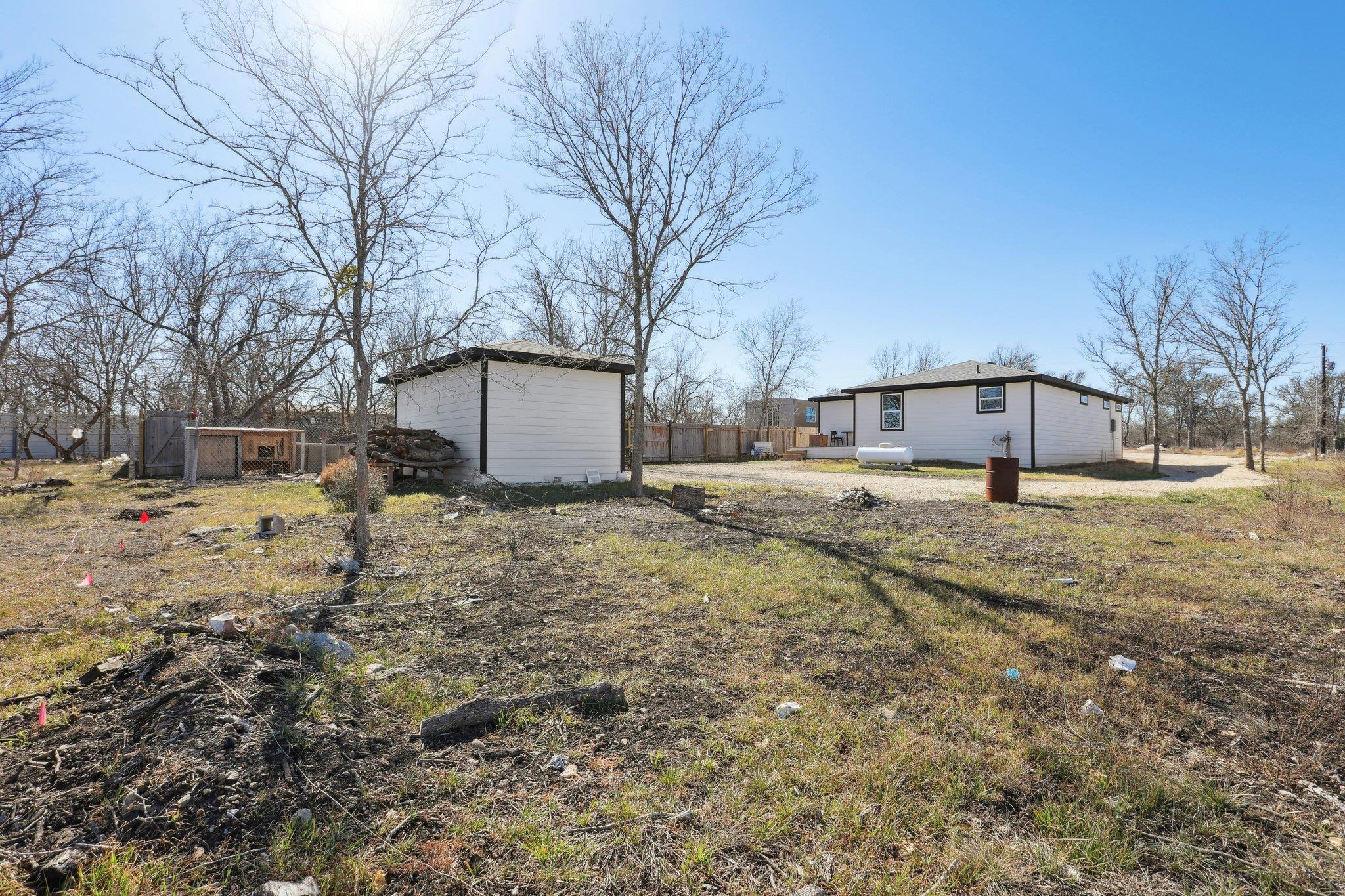 194 Tulipan Ln, Dale, TX 78616