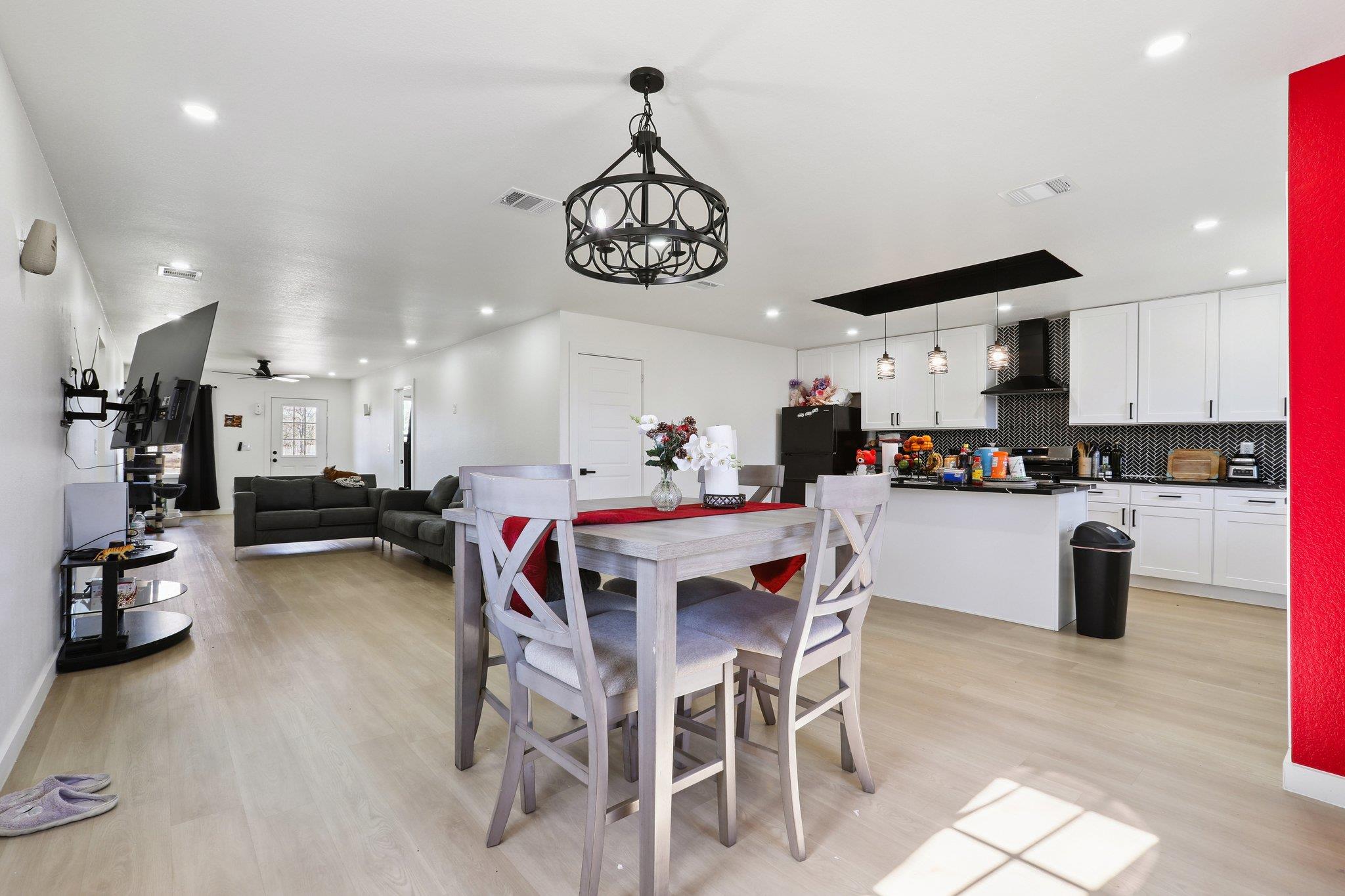 194 Tulipan Ln, Dale, TX 78616