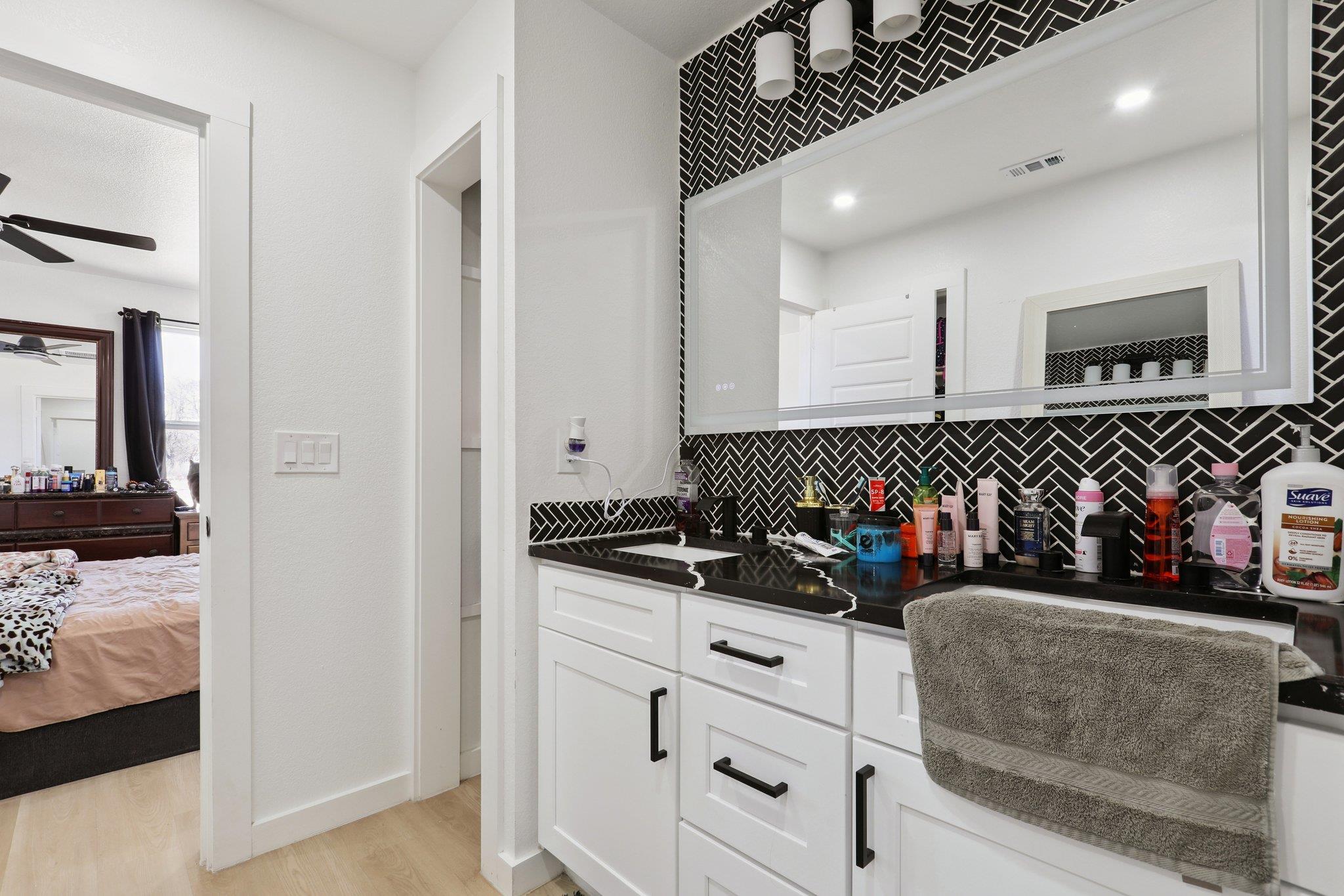 194 Tulipan Ln, Dale, TX 78616