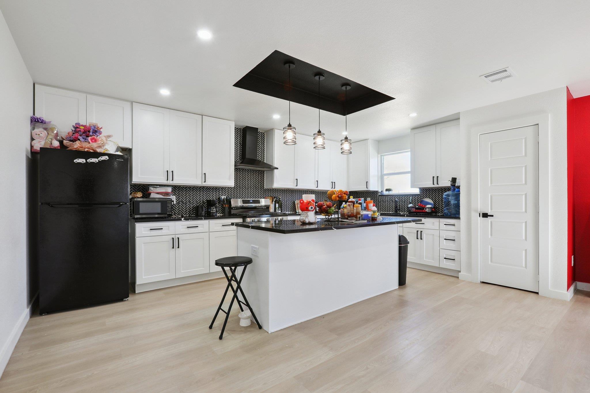 194 Tulipan Ln, Dale, TX 78616