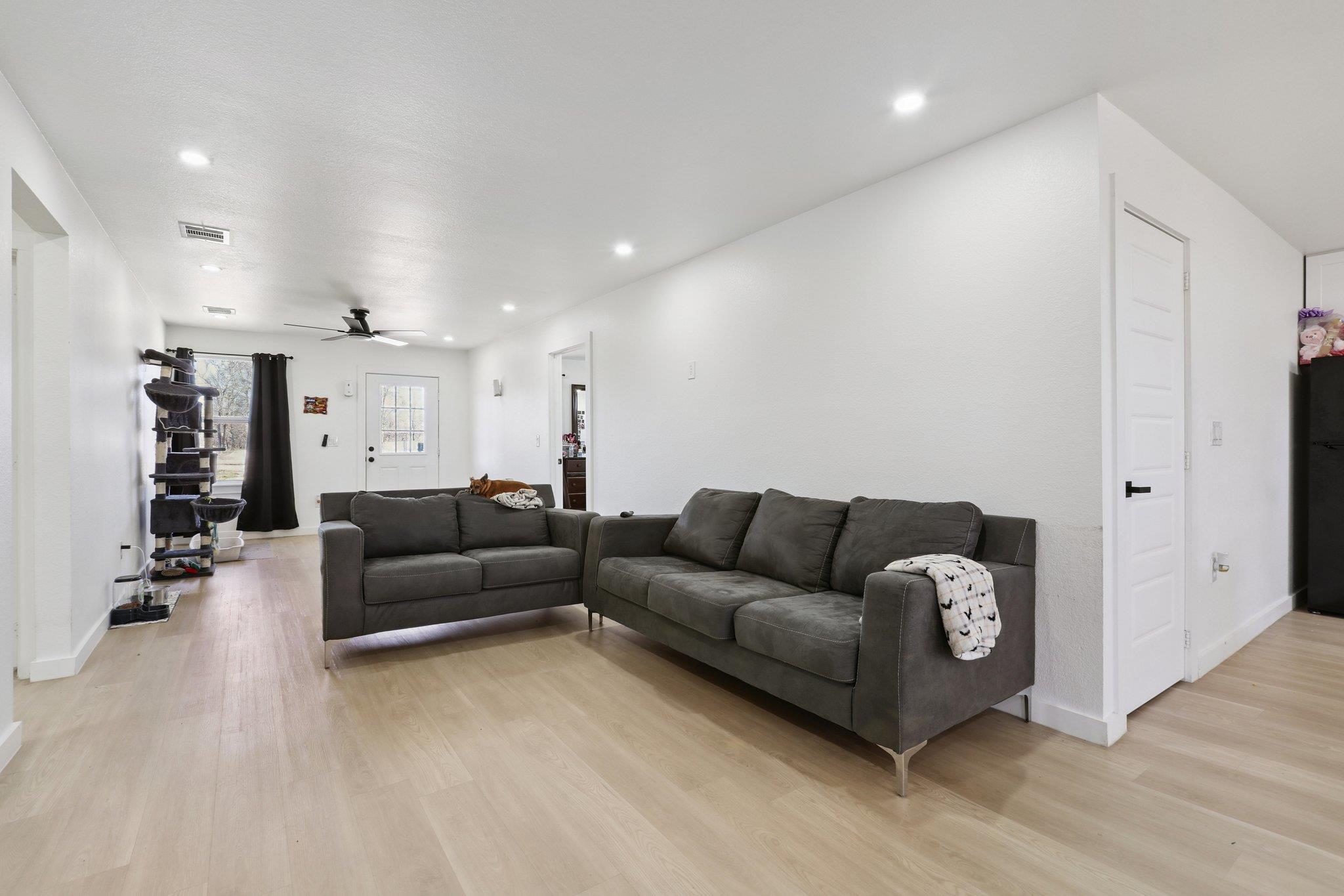 194 Tulipan Ln, Dale, TX 78616