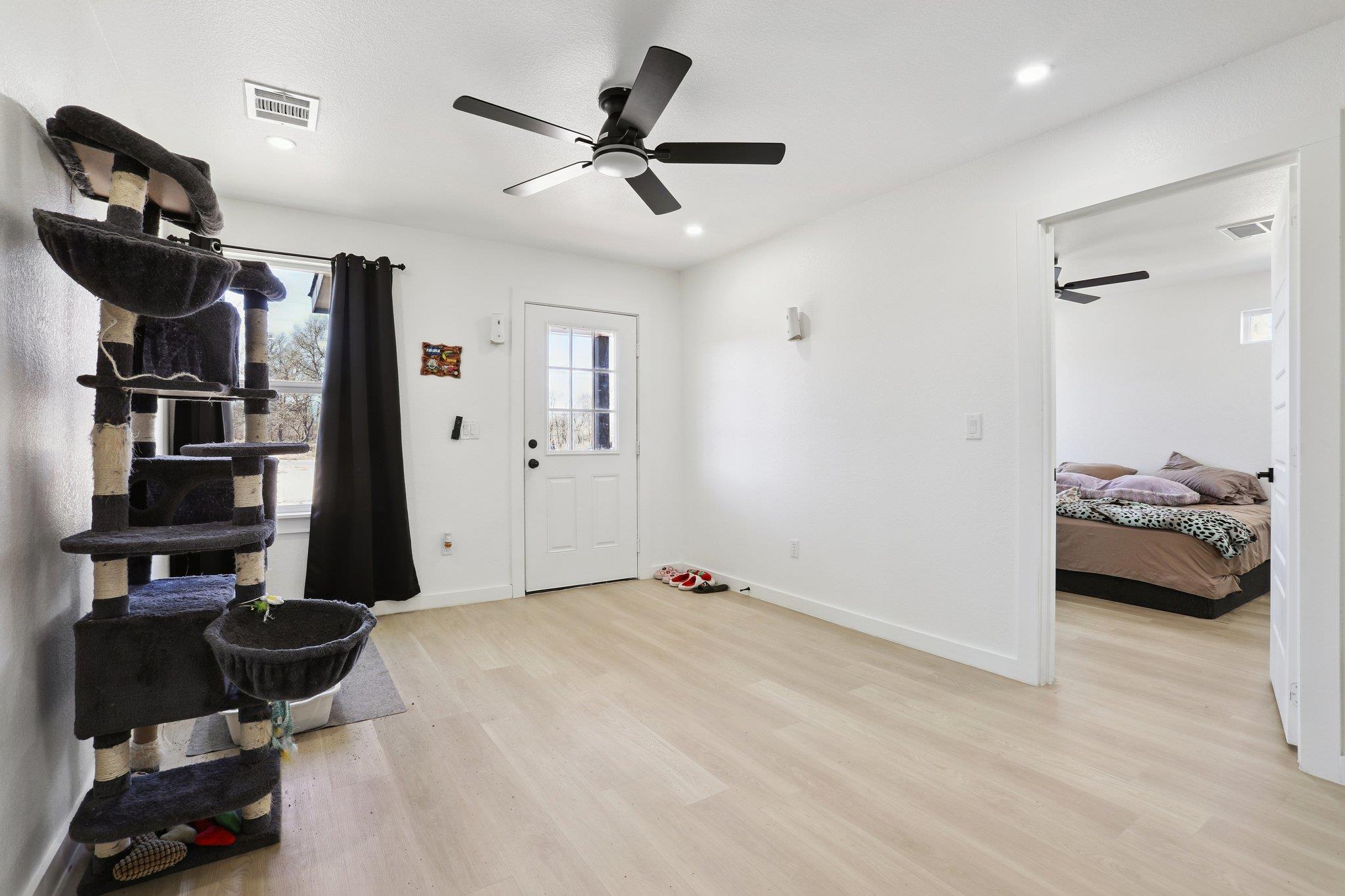 194 Tulipan Ln, Dale, TX 78616