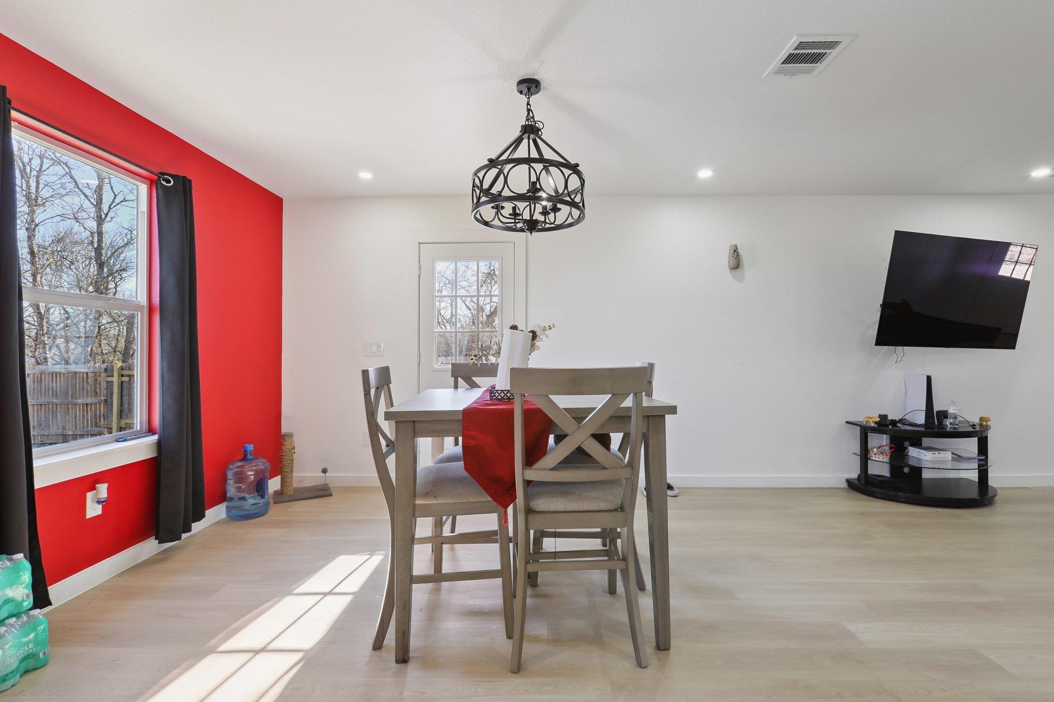 194 Tulipan Ln, Dale, TX 78616