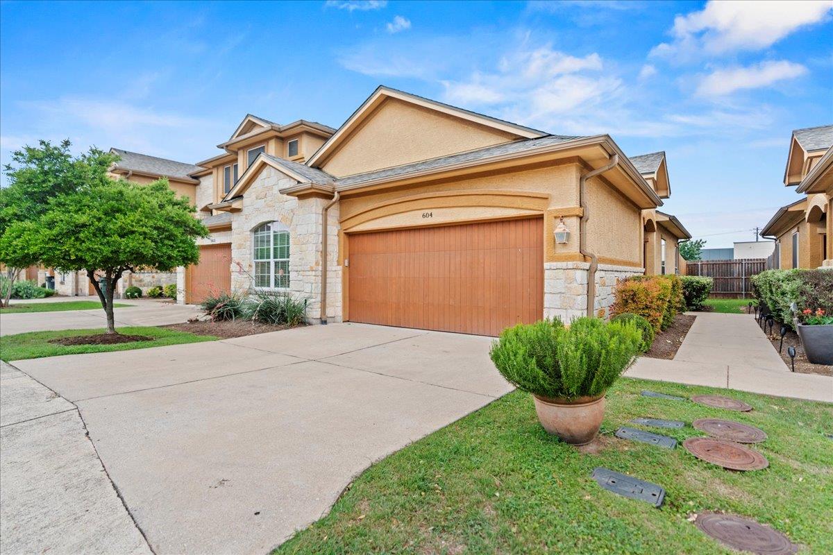 2210 Onion Creek Pkwy # 604, Austin, TX 78747