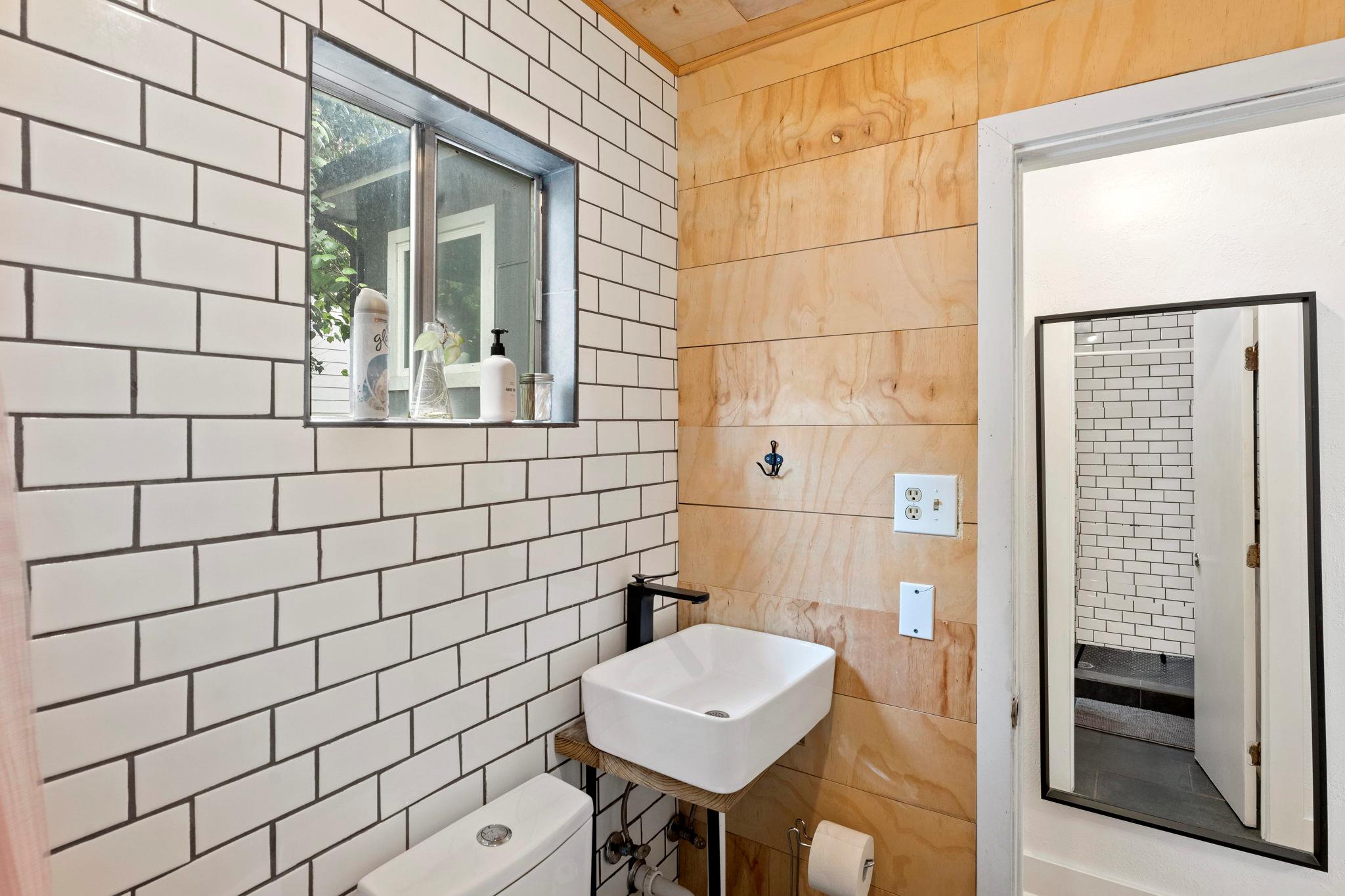 97 Lynn St # B, Austin, TX 78702