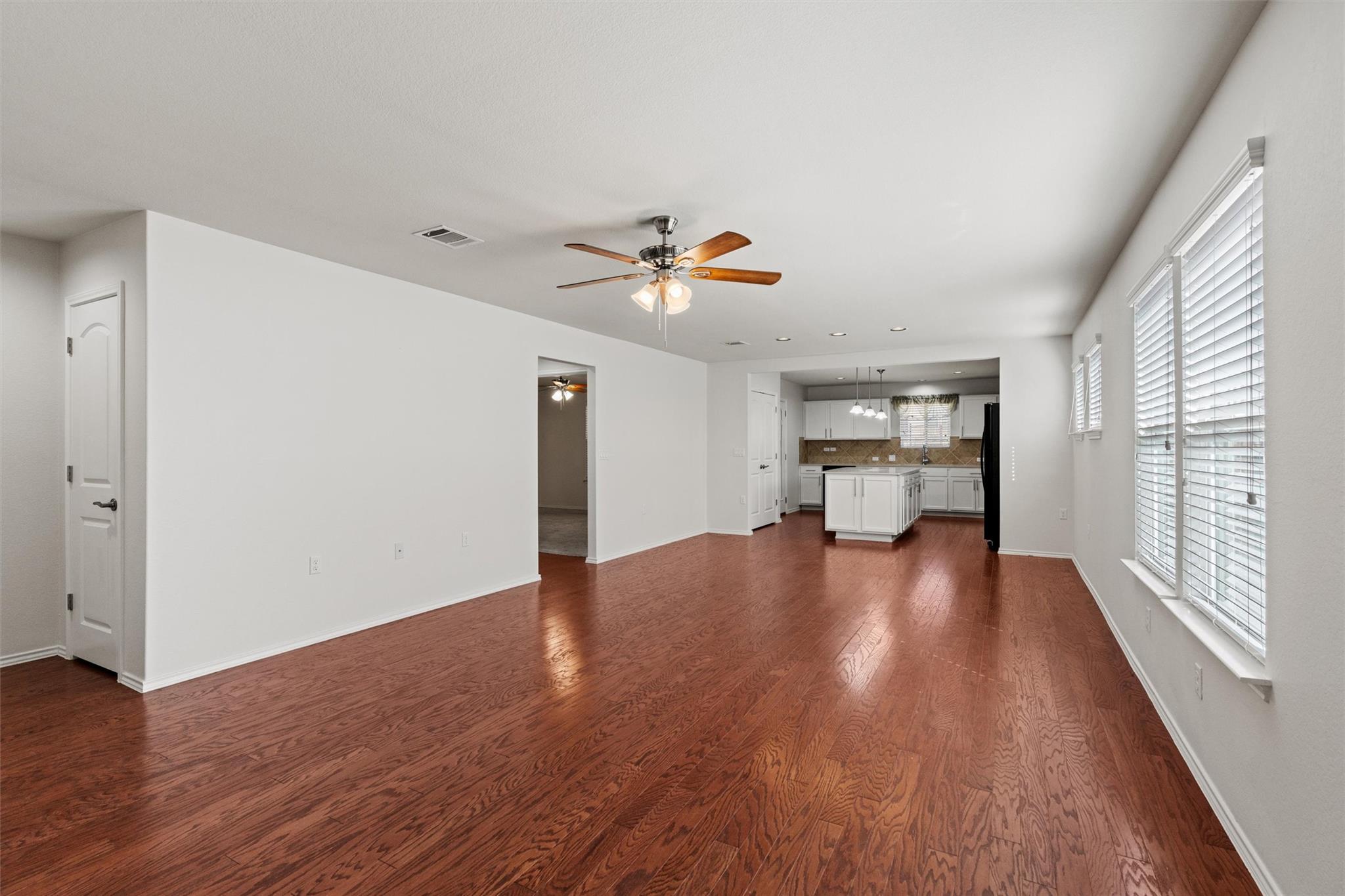 206 Paint Creek Ln, Georgetown, TX 78633