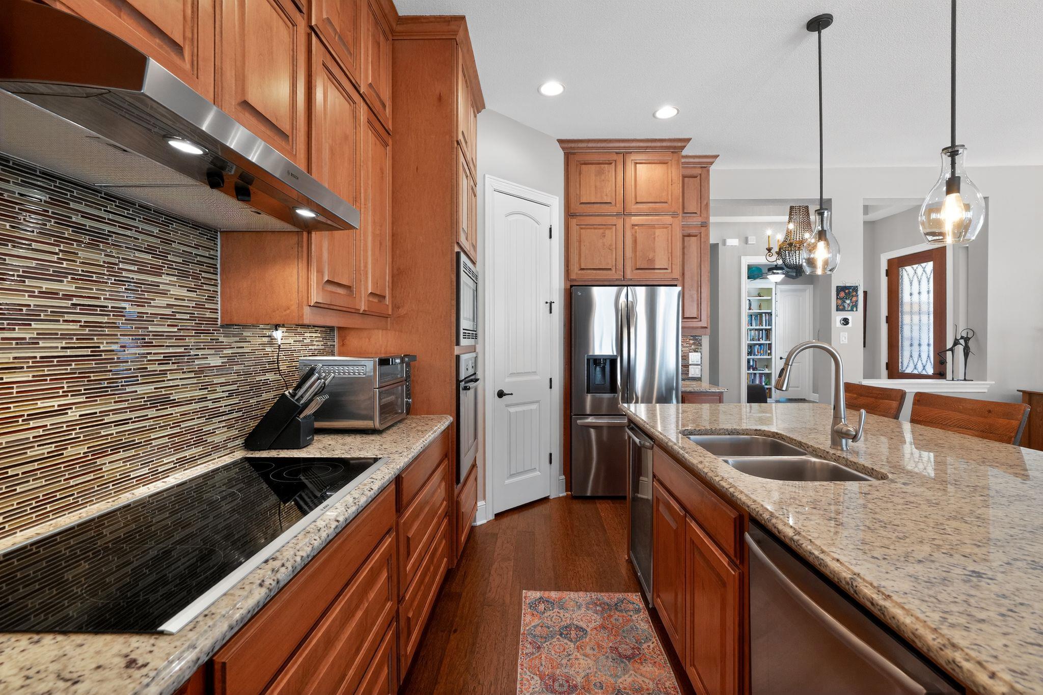 8 Prestonwood Cir, Lakeway, TX 78734