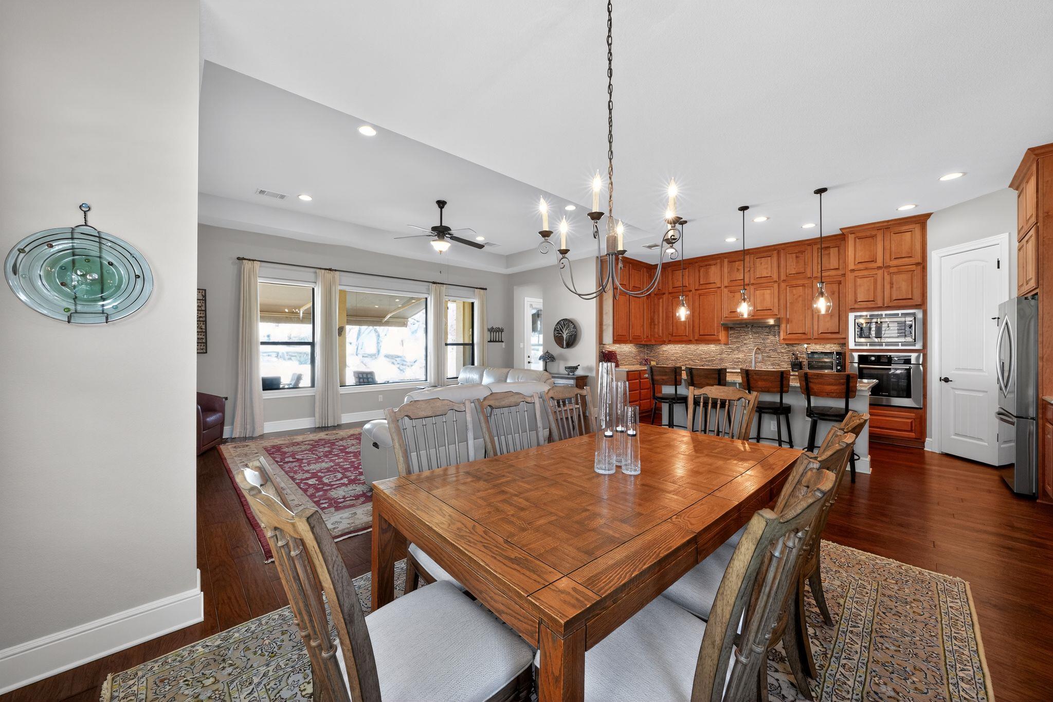 8 Prestonwood Cir, Lakeway, TX 78734