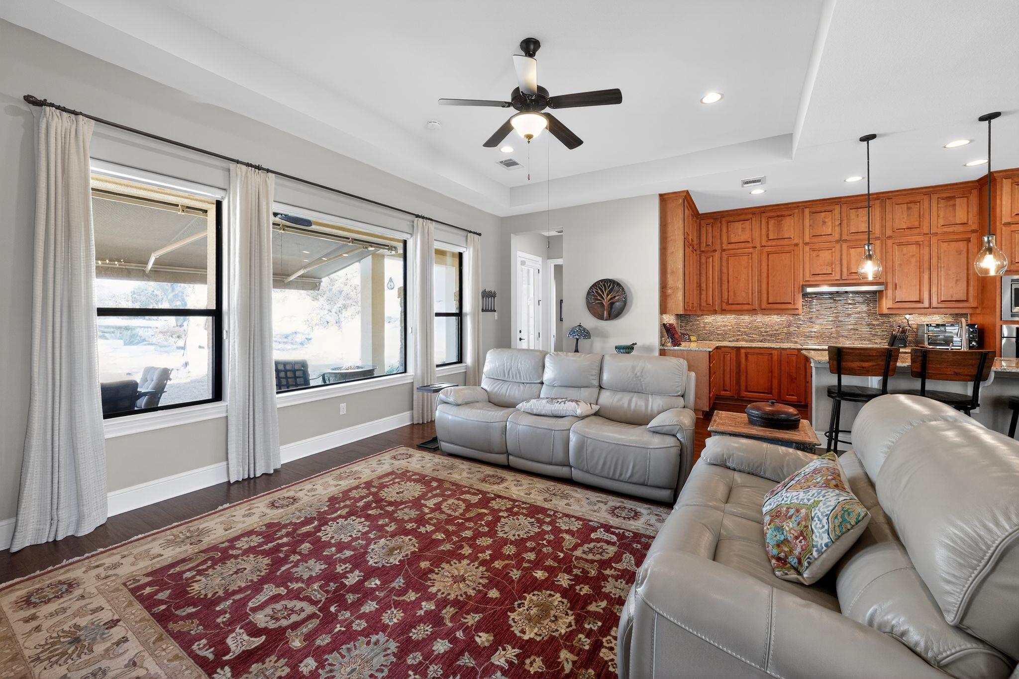 8 Prestonwood Cir, Lakeway, TX 78734