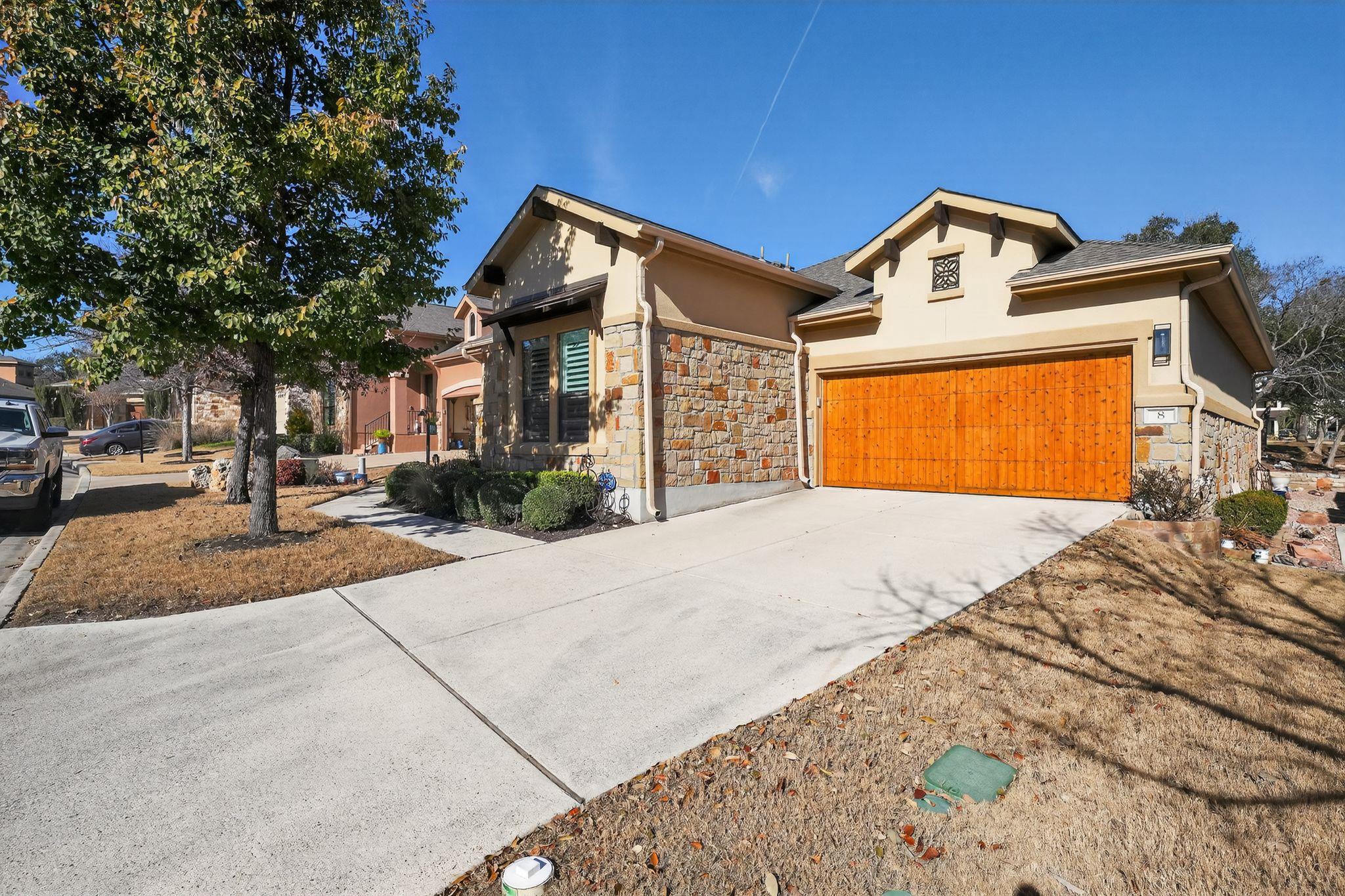 8 Prestonwood Cir, Lakeway, TX 78734