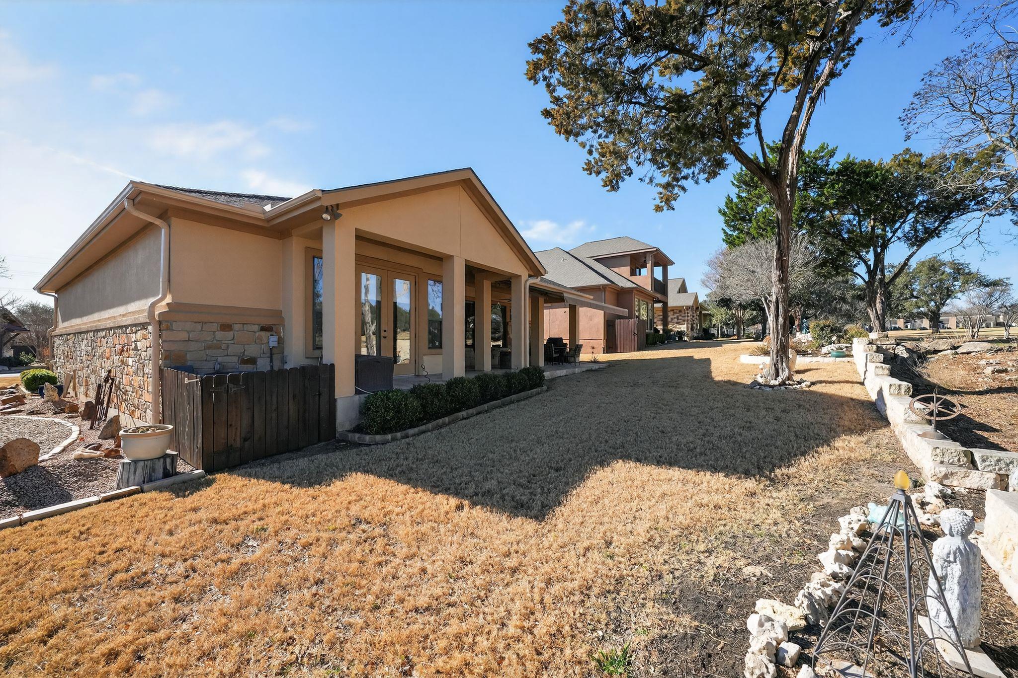 8 Prestonwood Cir, Lakeway, TX 78734