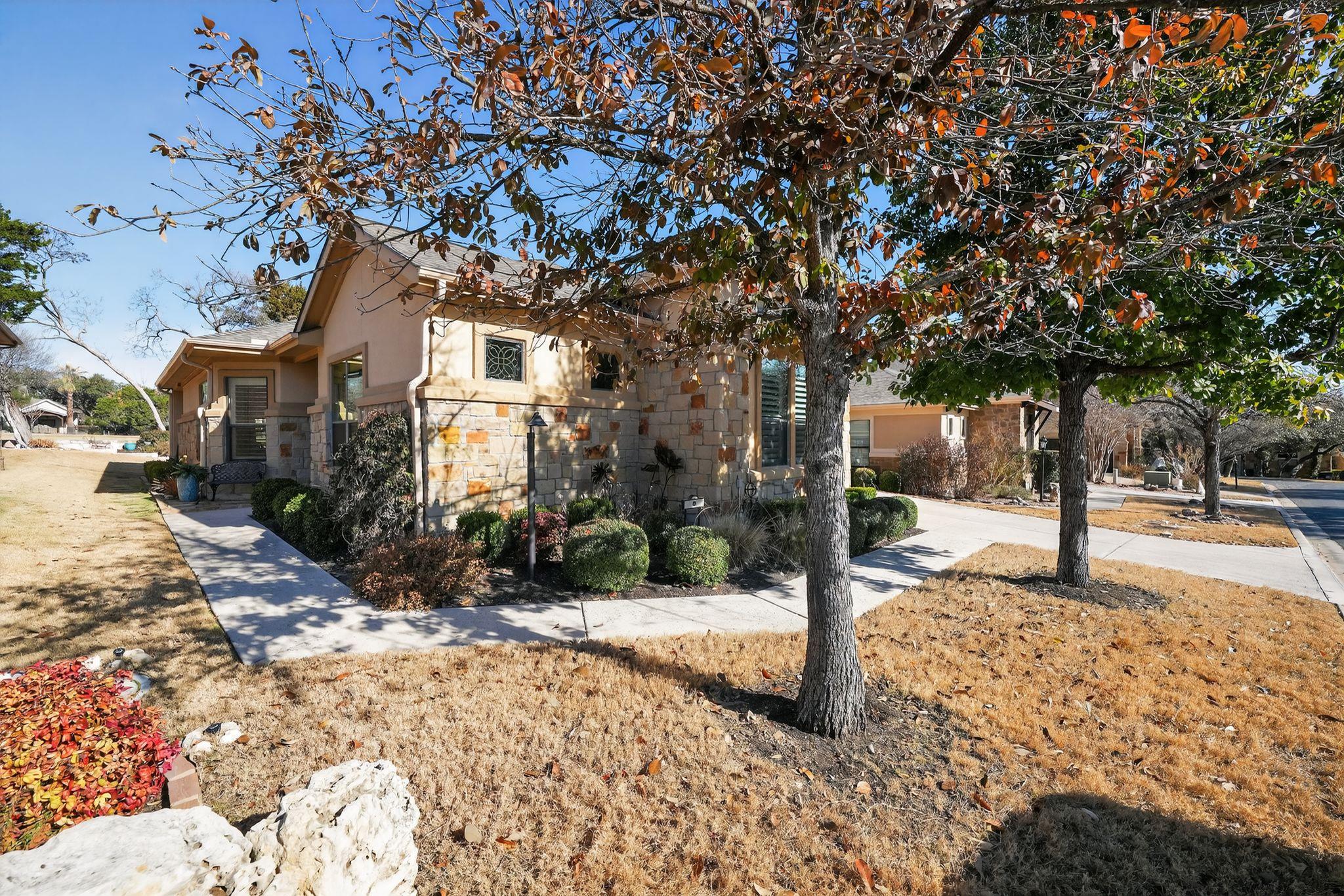 8 Prestonwood Cir, Lakeway, TX 78734