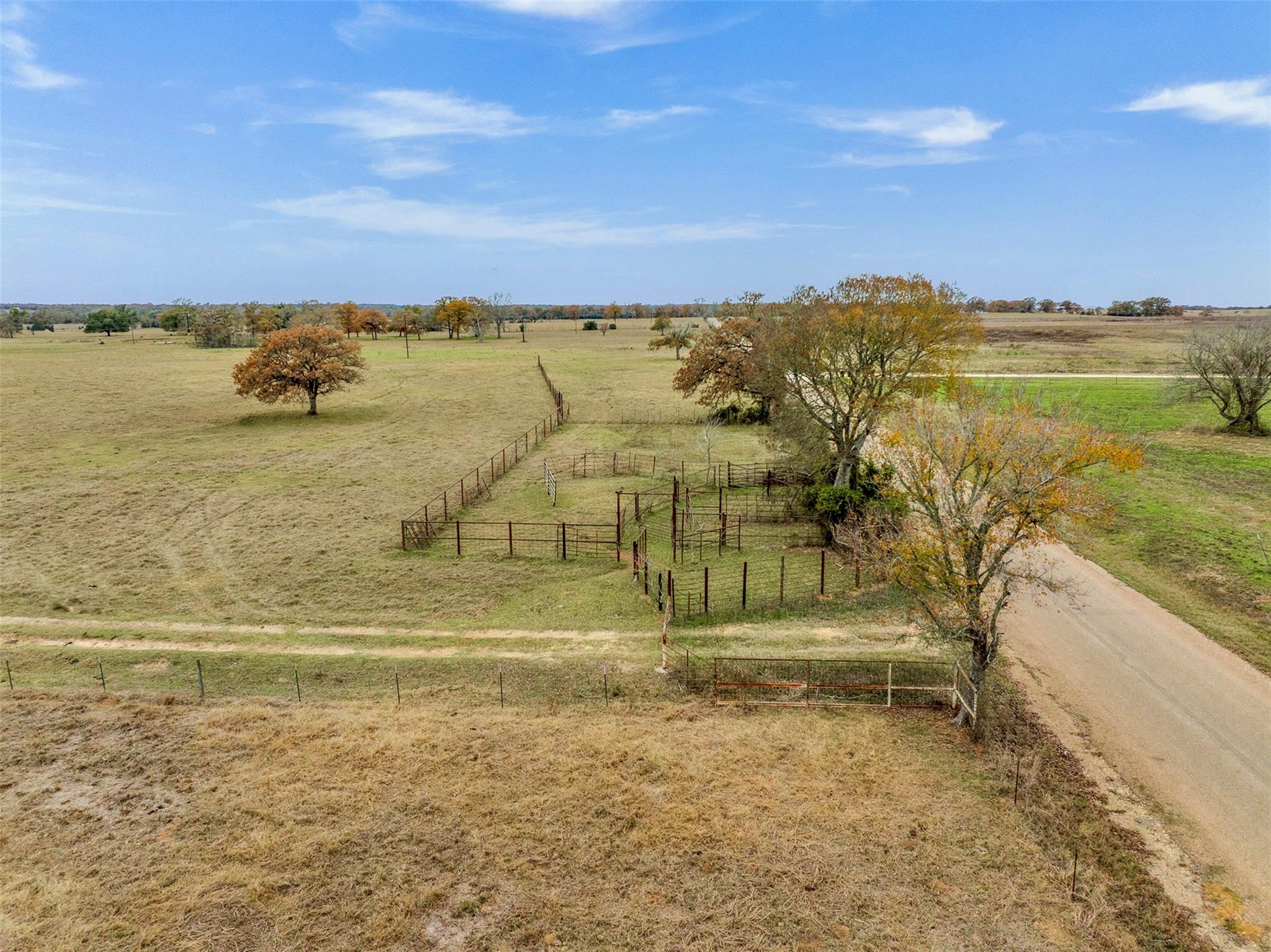 2150 CR 412, Lexington, TX 78947