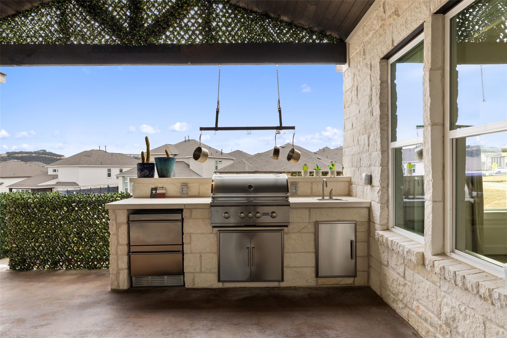 600 Bonfisk Bnd, Austin, TX 78738