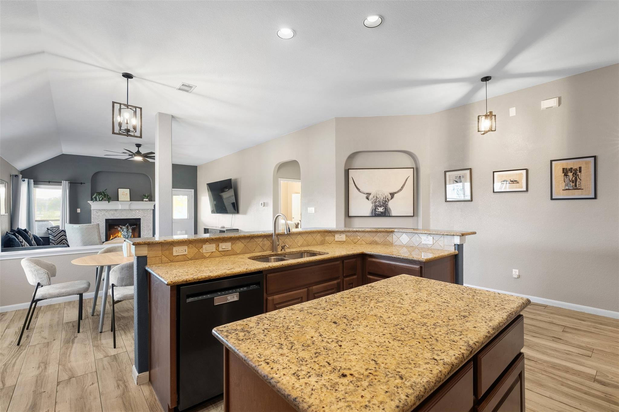 407 Victoria Dr, Cedar Park, TX 78613