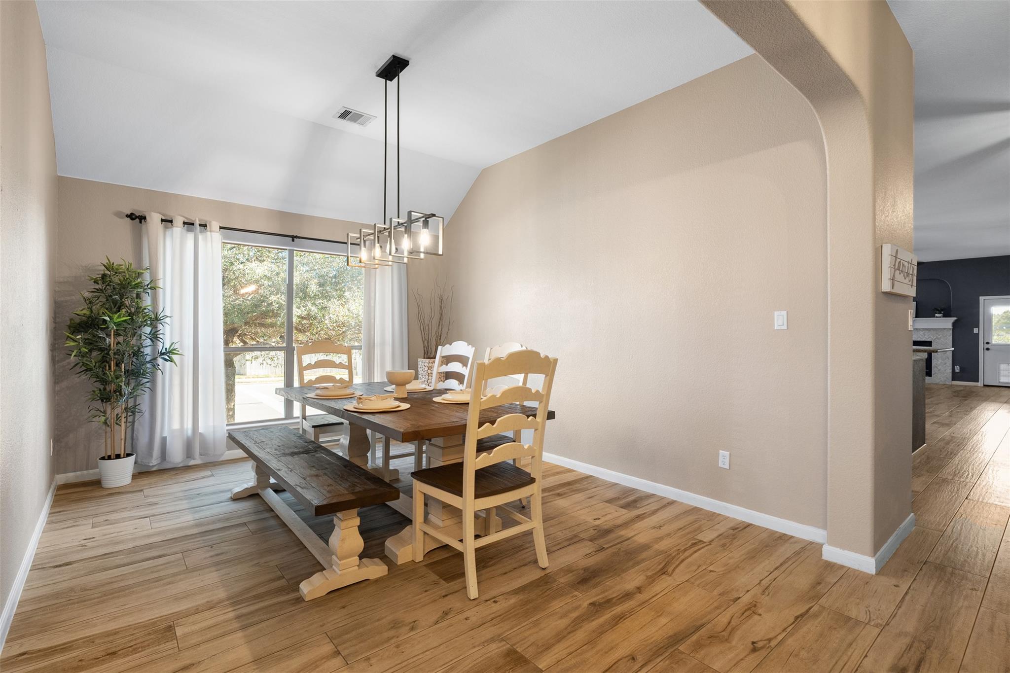 407 Victoria Dr, Cedar Park, TX 78613