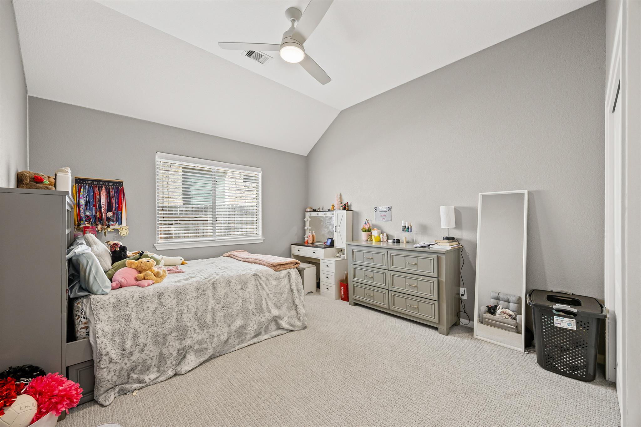 407 Victoria Dr, Cedar Park, TX 78613