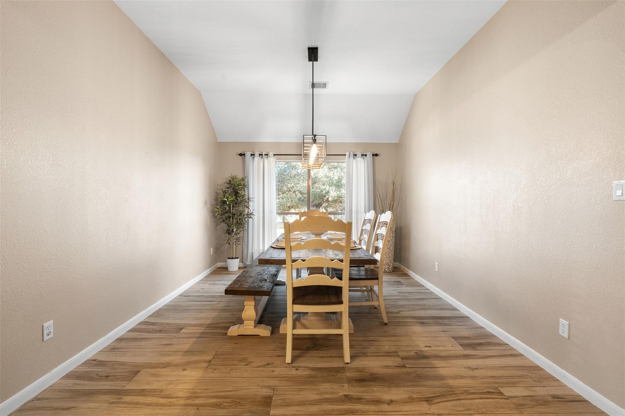 407 Victoria Dr, Cedar Park, TX 78613