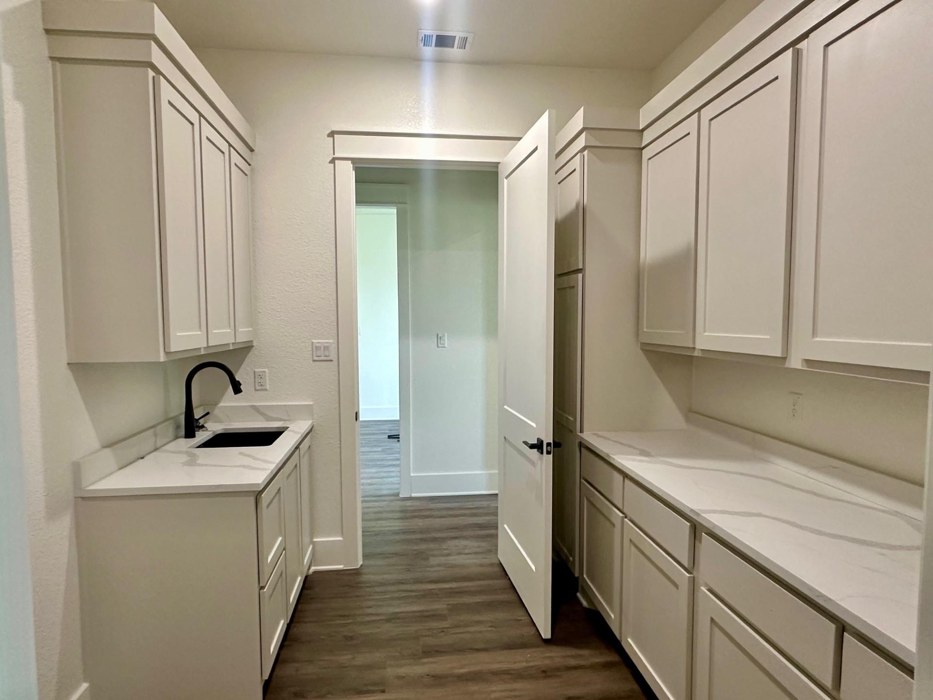 1713 Kellan Dr, Salado, TX 76571