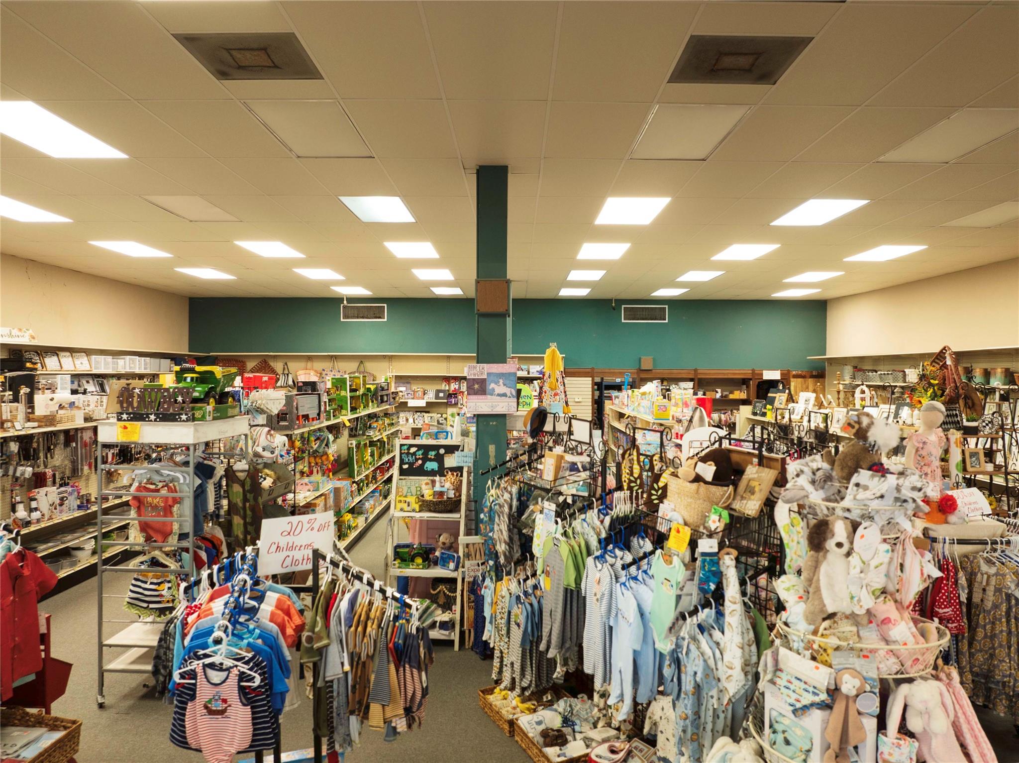 520 N Main St, Schulenburg, TX 78956