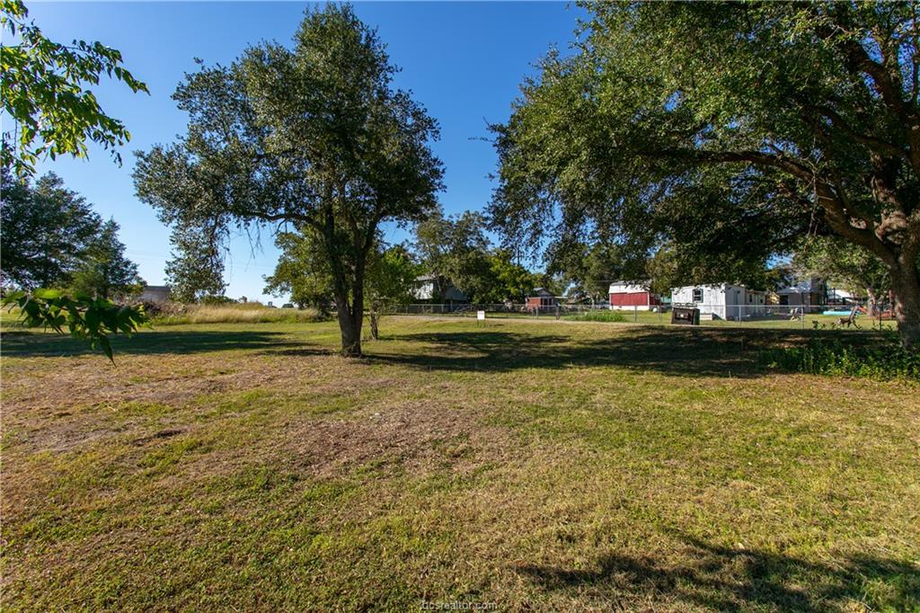 4449 Natalie Ln, Burton, TX 77835