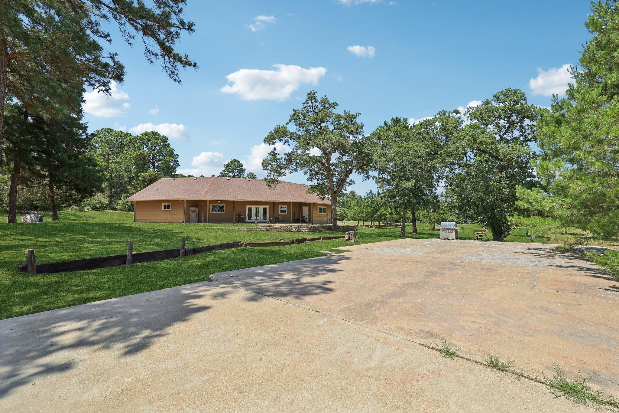 129 Country Air Dr, Bastrop, TX 78602