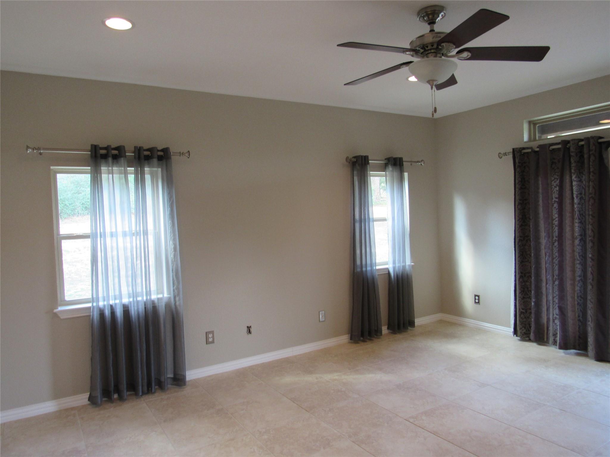 129 Country Air Dr, Bastrop, TX 78602