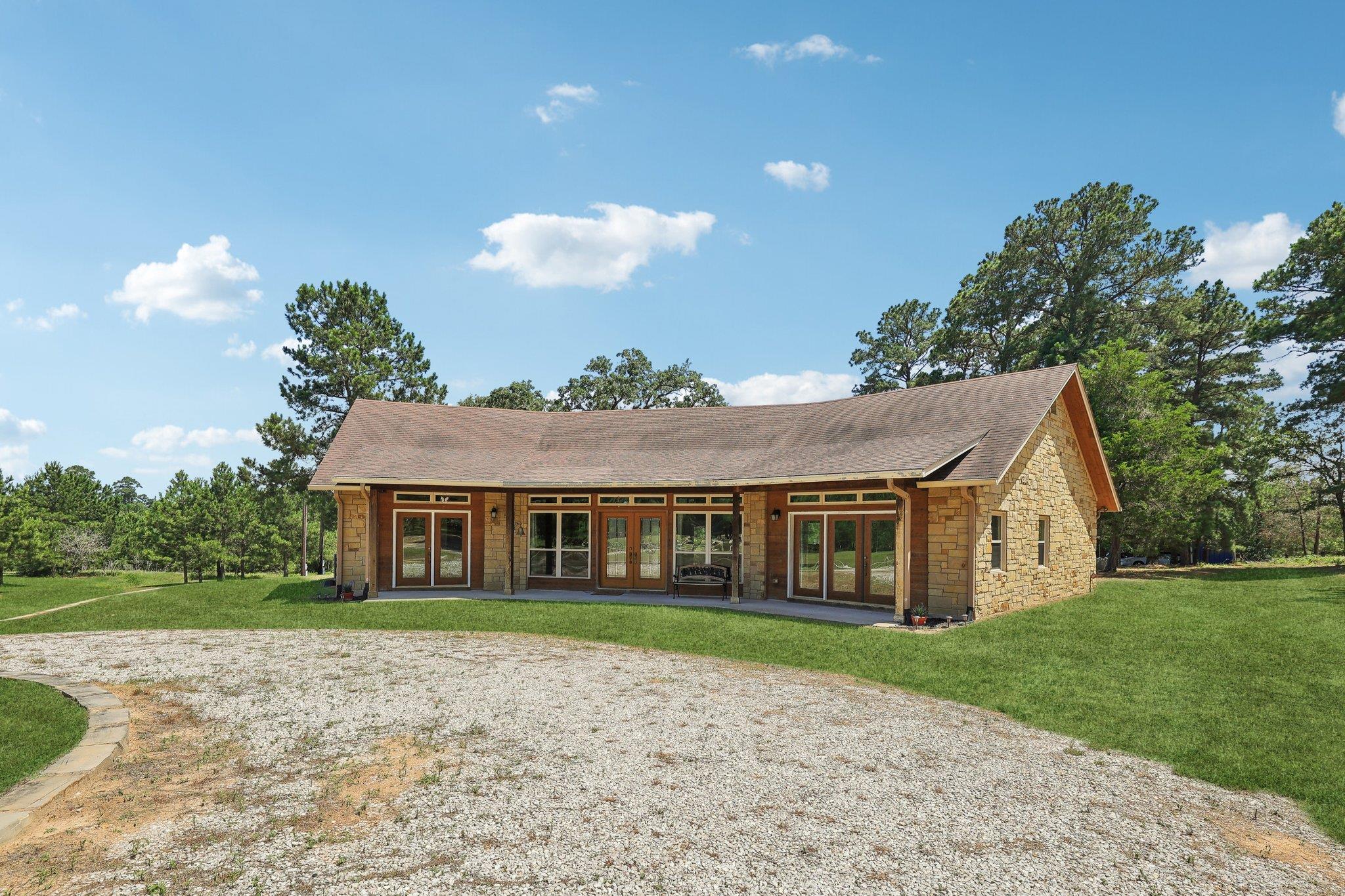 129 Country Air Dr, Bastrop, TX 78602