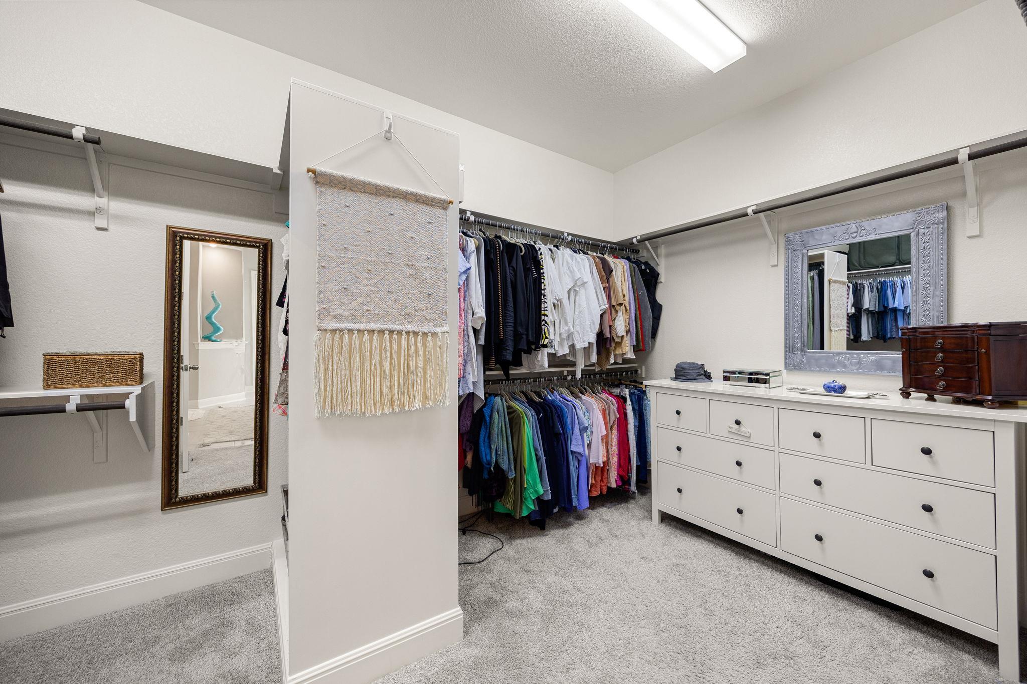 1533 Ferrari Dr, Leander, TX 78641