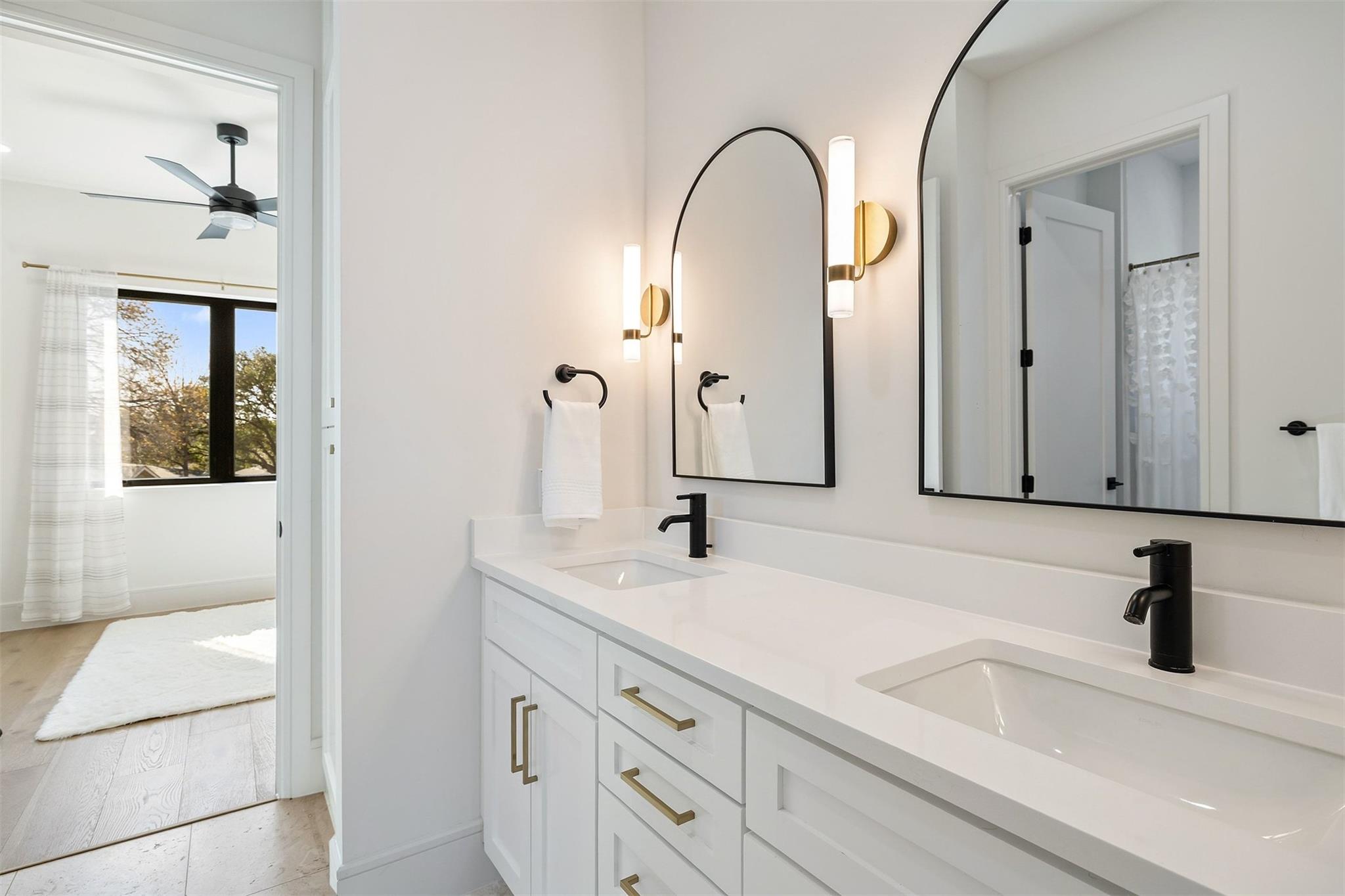 5608 Shady Oak Ct, Austin, TX 78756