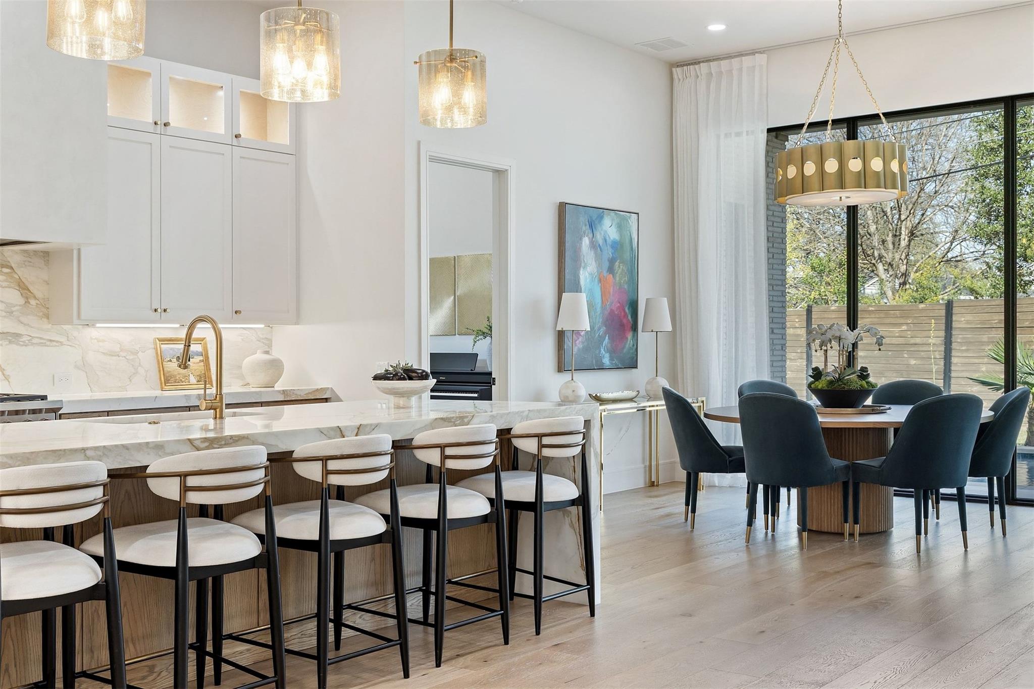 5608 Shady Oak Ct, Austin, TX 78756