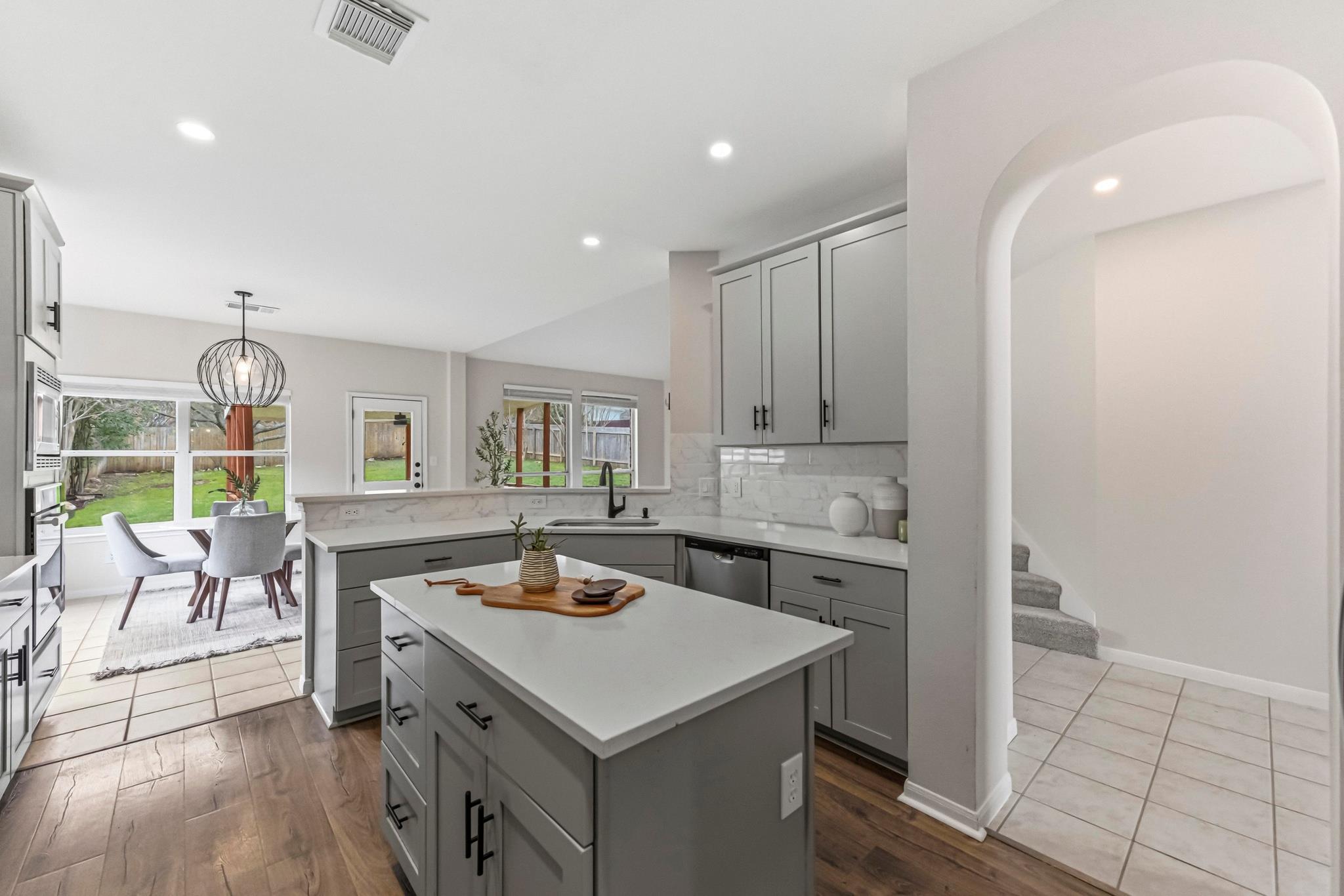 11200 Savin Hill Ln, Austin, TX 78739