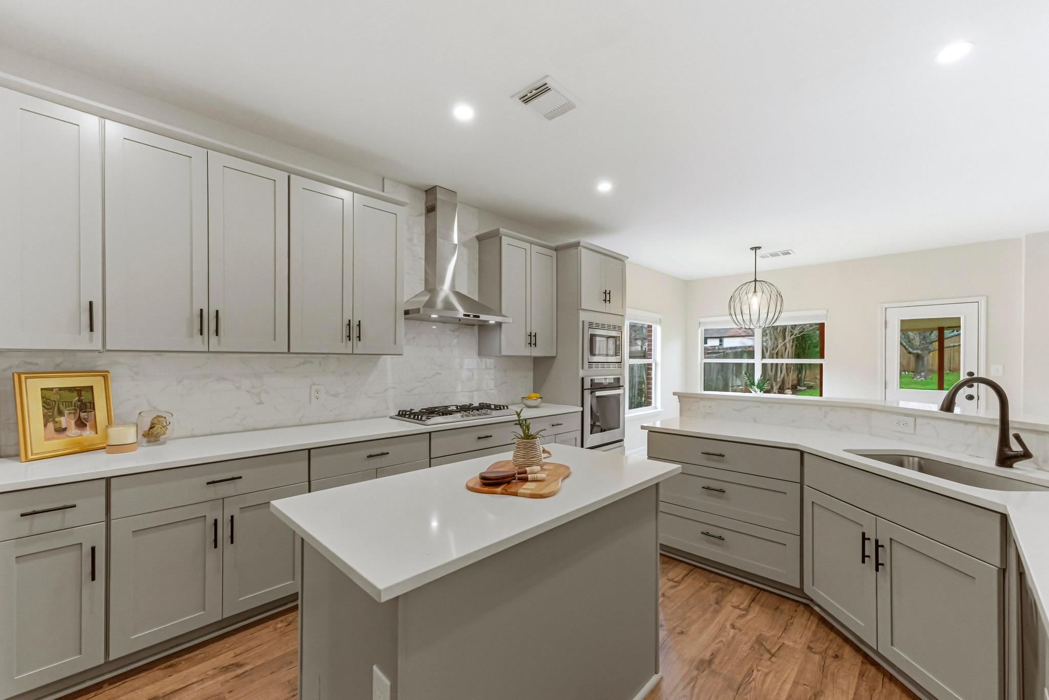 11200 Savin Hill Ln, Austin, TX 78739