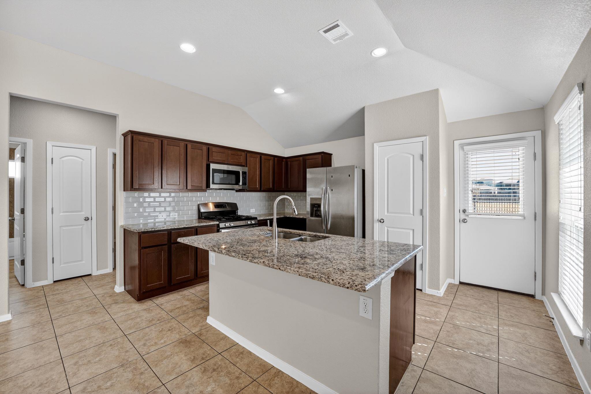 5865 Urbano Bnd, Round Rock, TX 78665