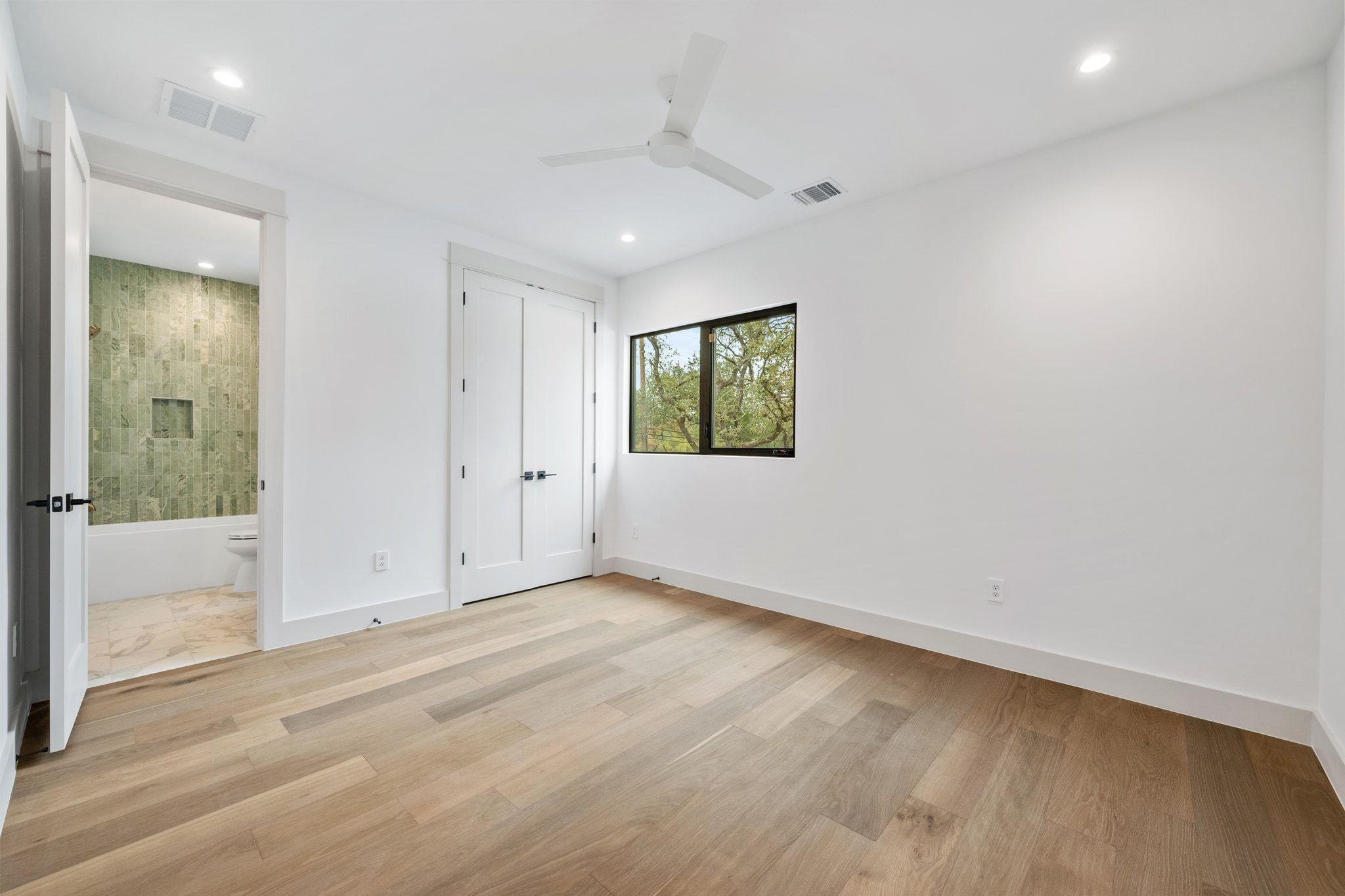 4216 Deepwoods Dr, Austin, TX 78731