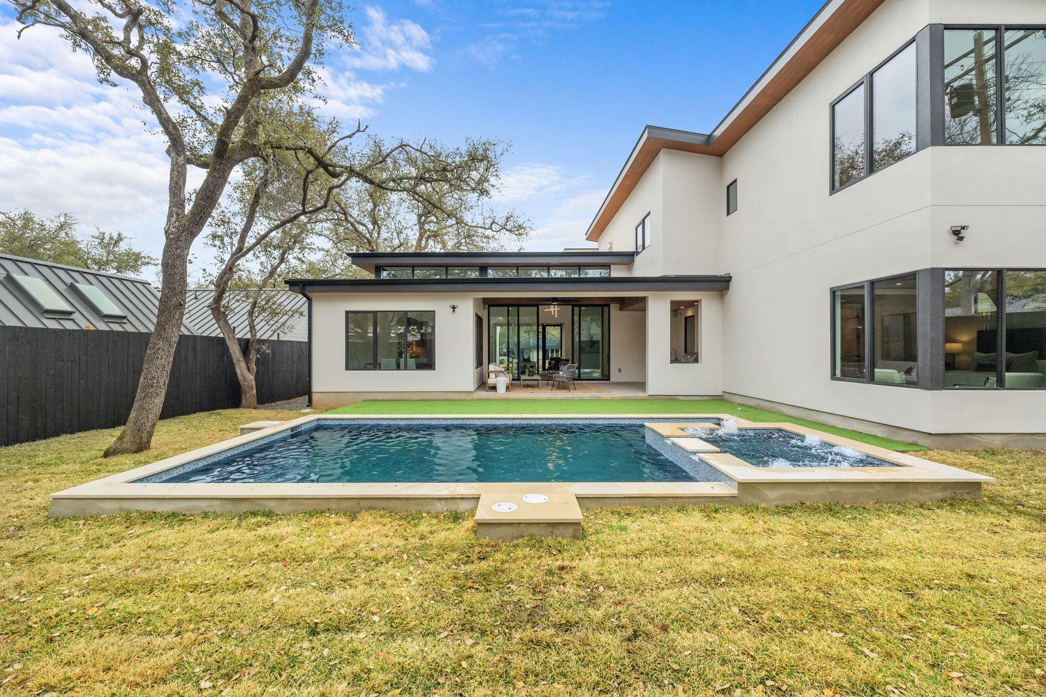 4216 Deepwoods Dr, Austin, TX 78731