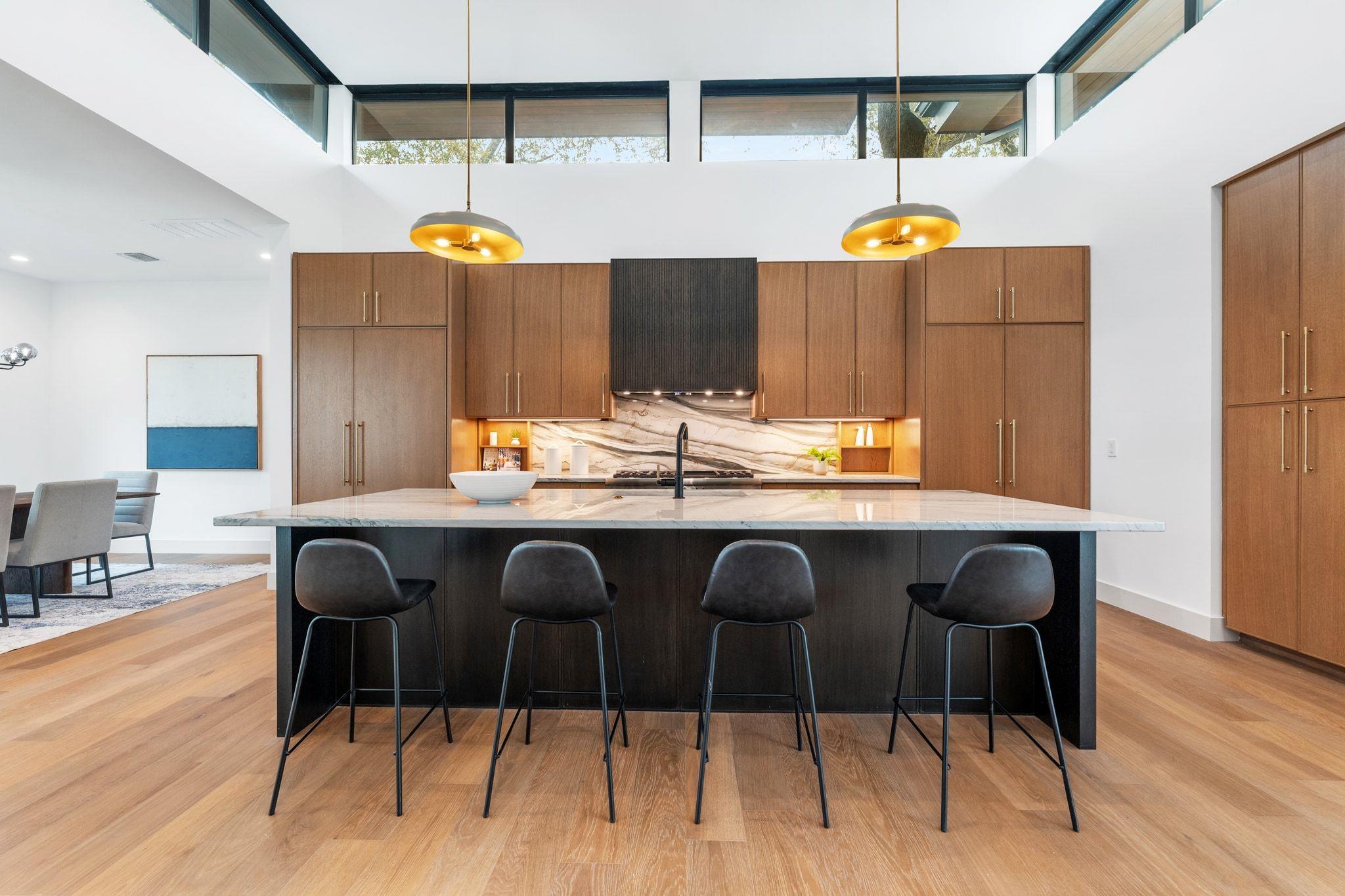 4216 Deepwoods Dr, Austin, TX 78731