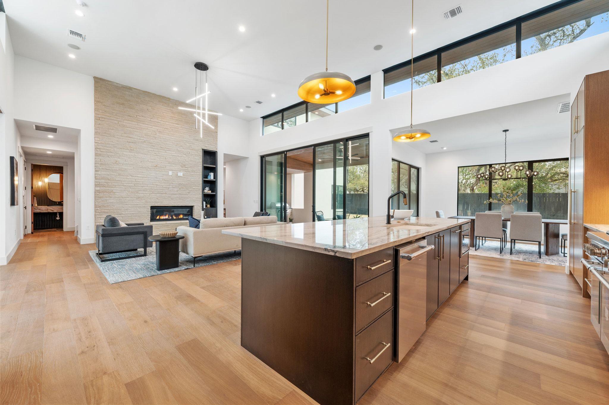 4216 Deepwoods Dr, Austin, TX 78731